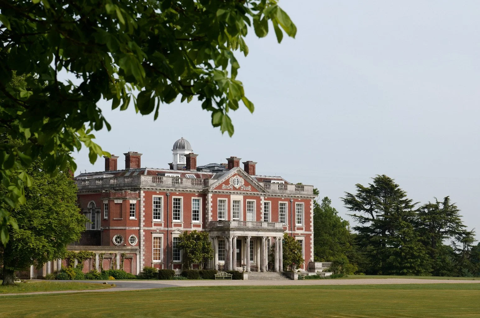 hampshire-edwardian-country-mansion-period-film-photo-shoot-event-venue-hire-side-view-facade.jpg