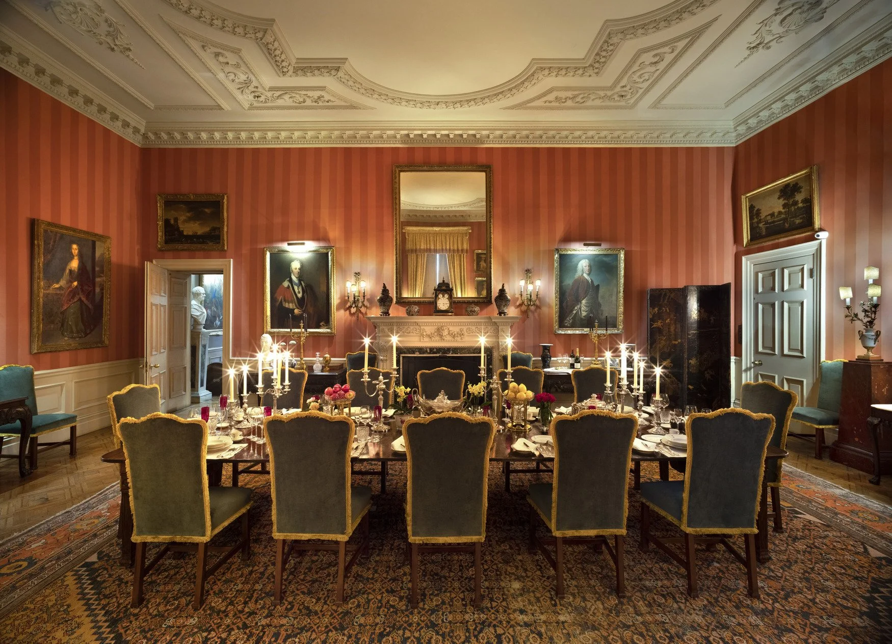 hampshire-edwardian-country-mansion-period-film-photo-shoot-event-venue-hire-dining-room-archetrave.jpg