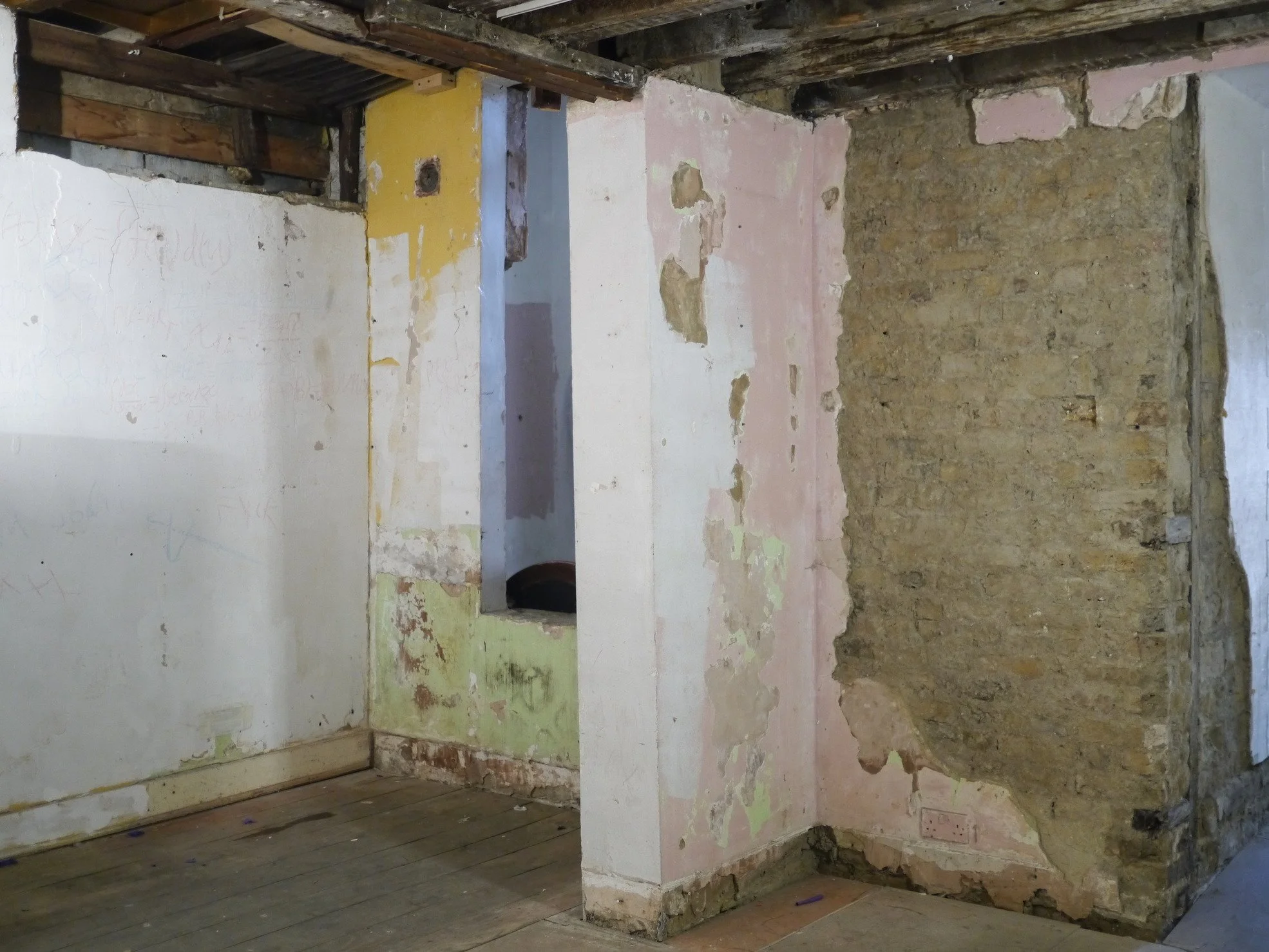 london-dilapidated-victorian-property-double-height-location-film-photo-shoot-hire-raw-exposed-plaster.jpg