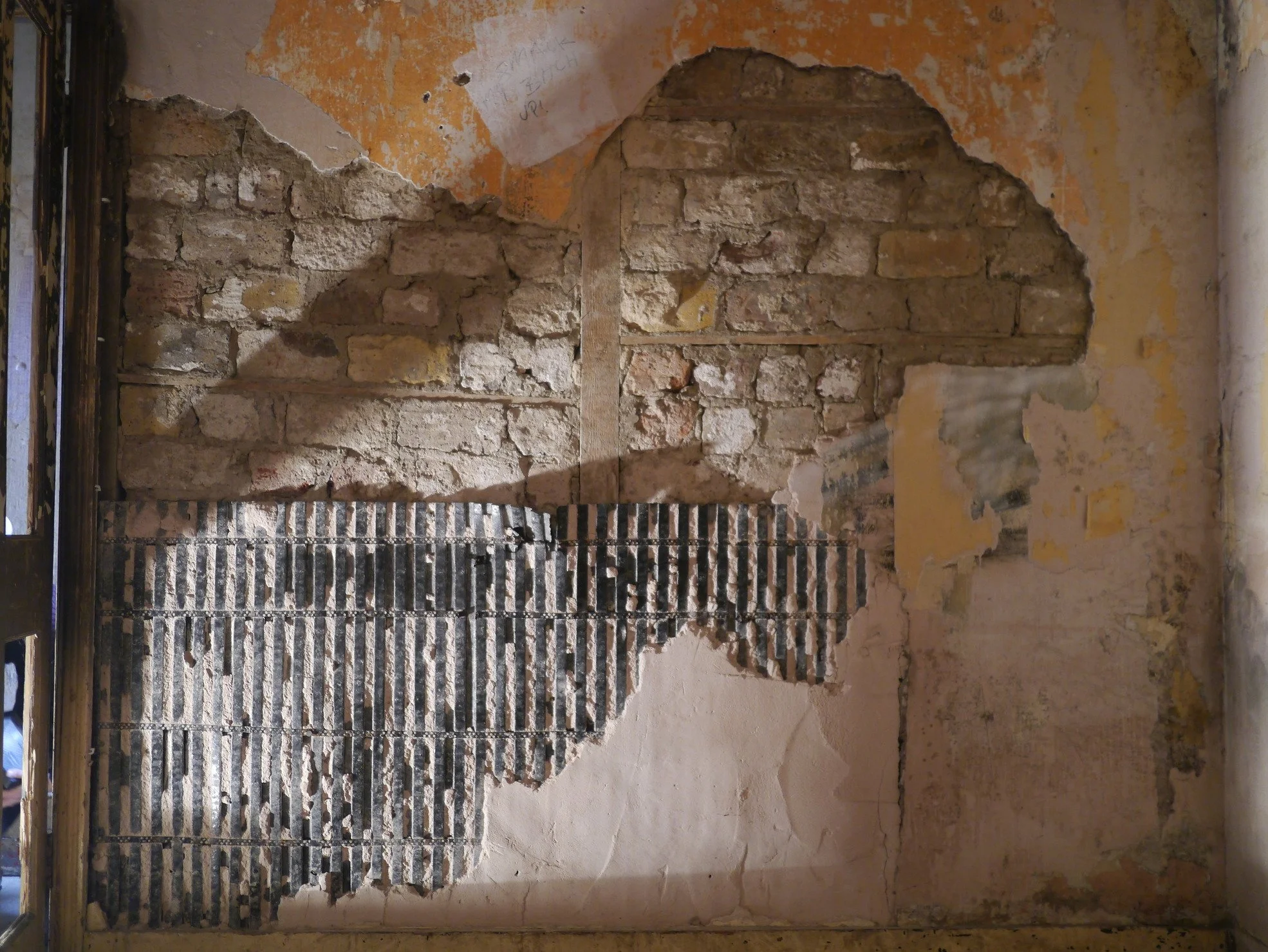 london-dilapidated-victorian-property-double-height-location-film-photo-shoot-hire-exposed-interior-brickwork.jpg