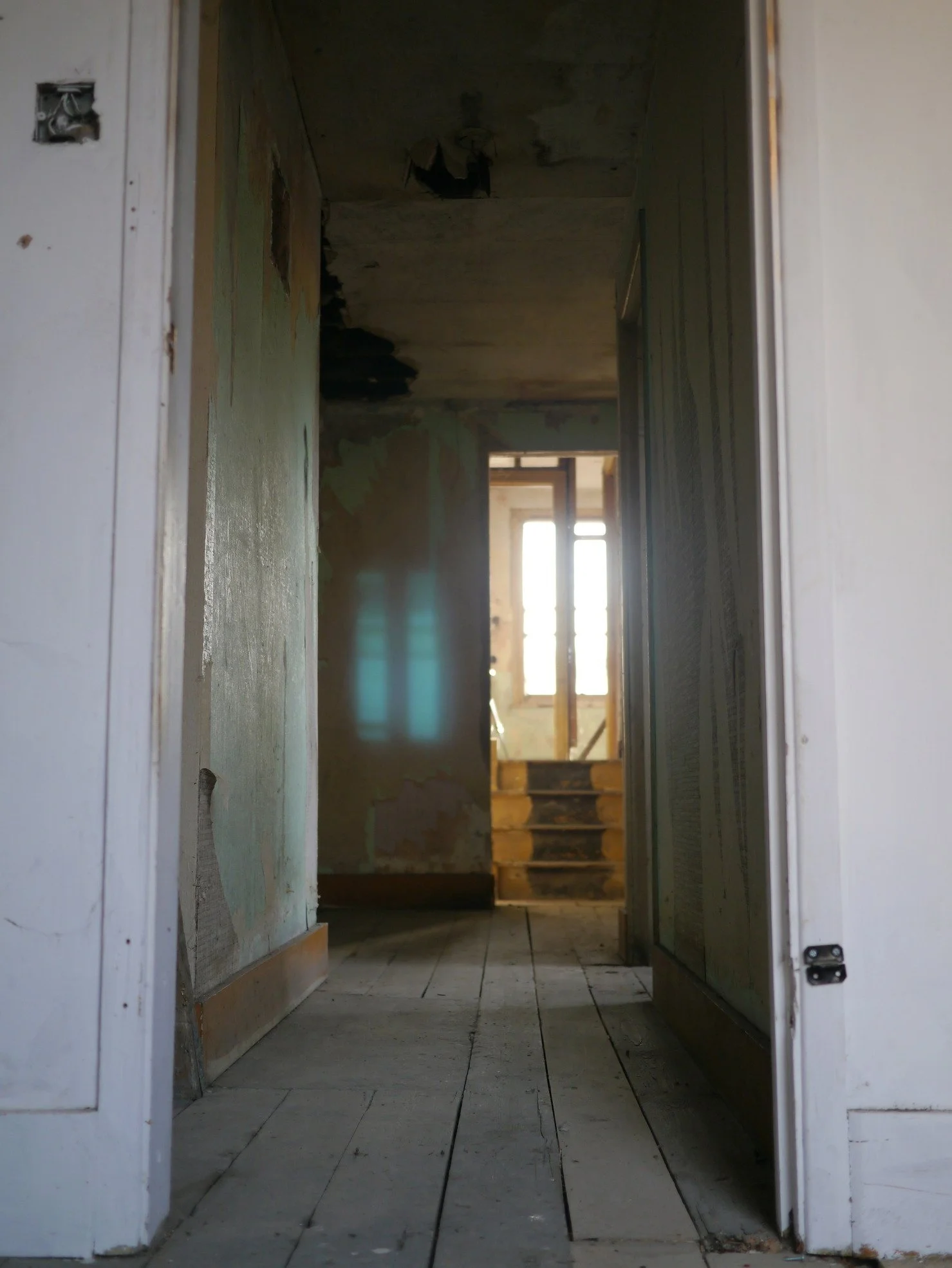 london-dilapidated-victorian-property-double-height-location-film-photo-shoot-hire-front-door (1).jpg