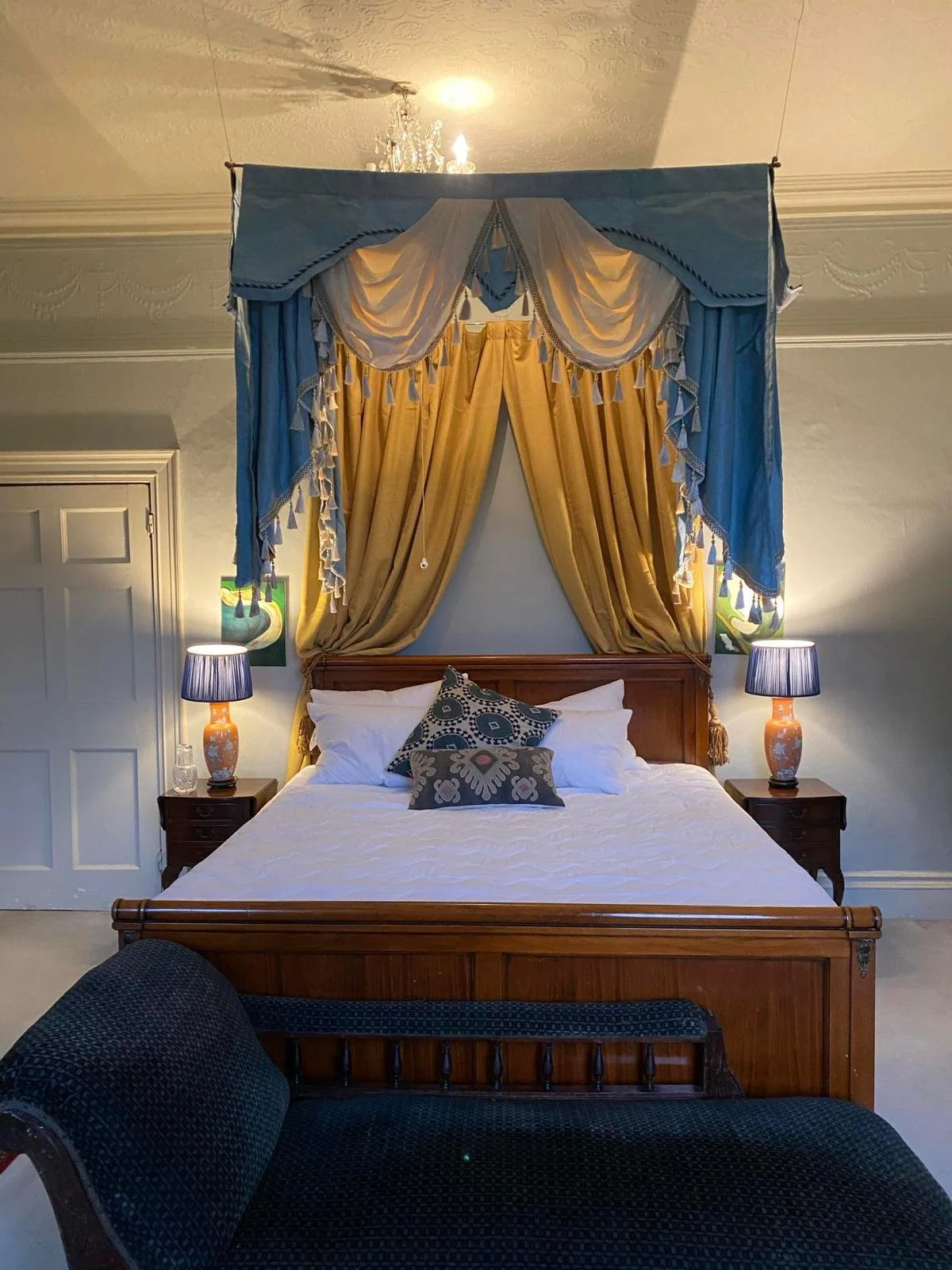 lincolnshire-historic-georgian-victorian-manor-house-estate-film-location-shoot-events-hire-blue-four-poster-bed.jpg