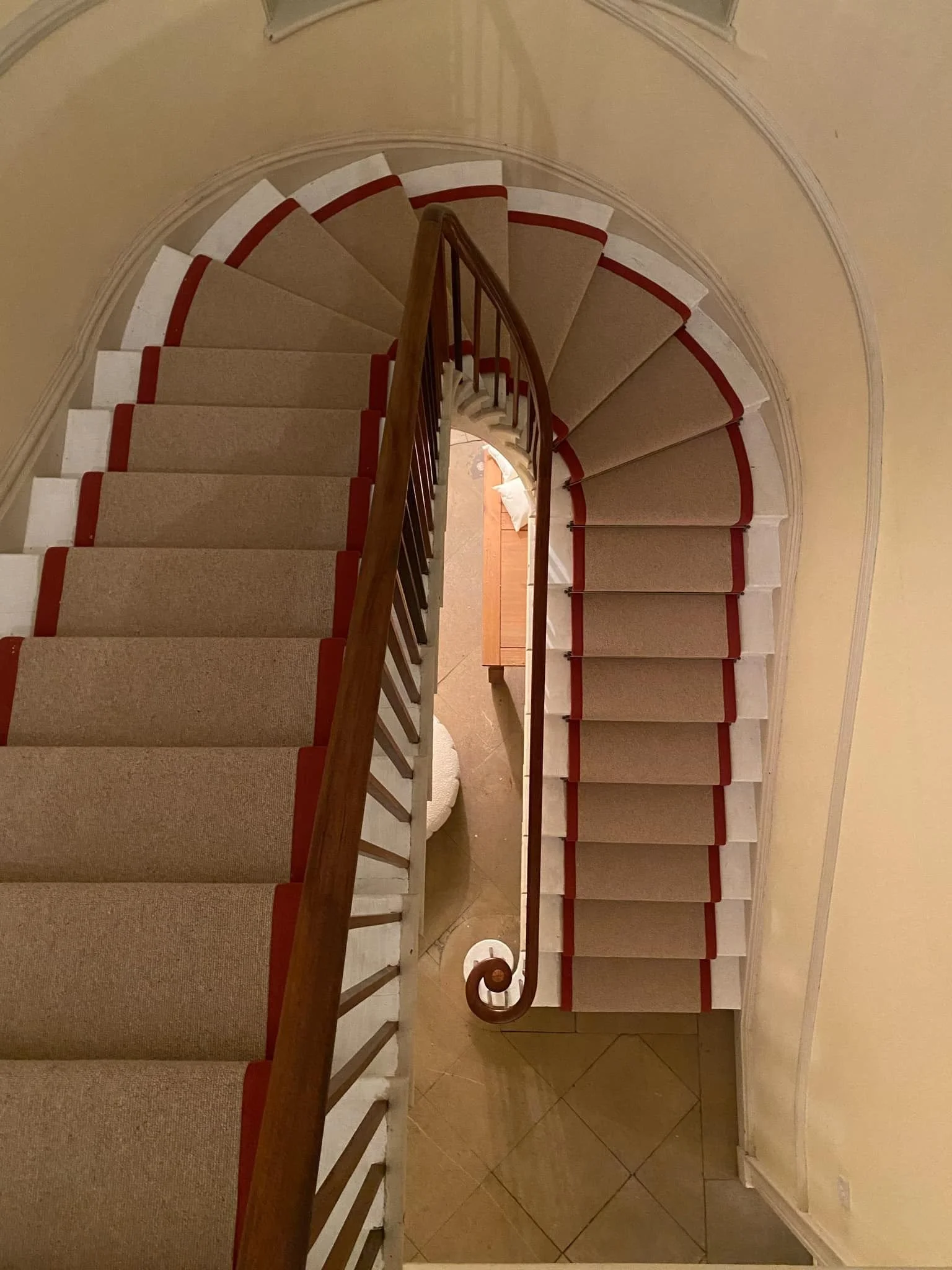 lincolnshire-historic-georgian-victorian-manor-house-estate-film-location-shoot-events-hire-curved-stairway.jpg