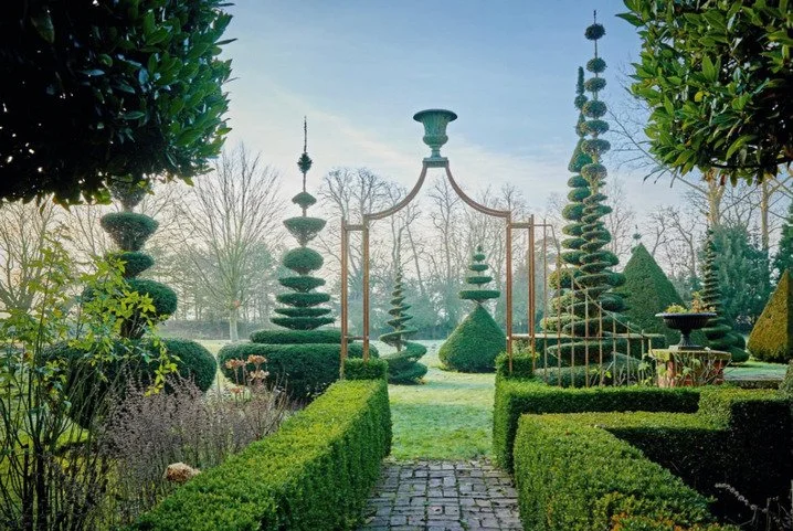 lincolnshire-historic-georgian-victorian-manor-house-estate-film-location-shoot-events-hire-exotic-topiary.jpeg