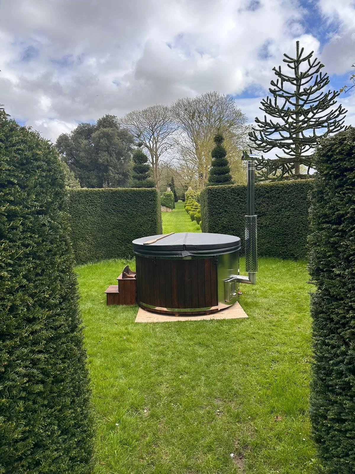 lincolnshire-historic-georgian-victorian-manor-house-estate-film-location-shoot-events-hire-hot-tub.JPG