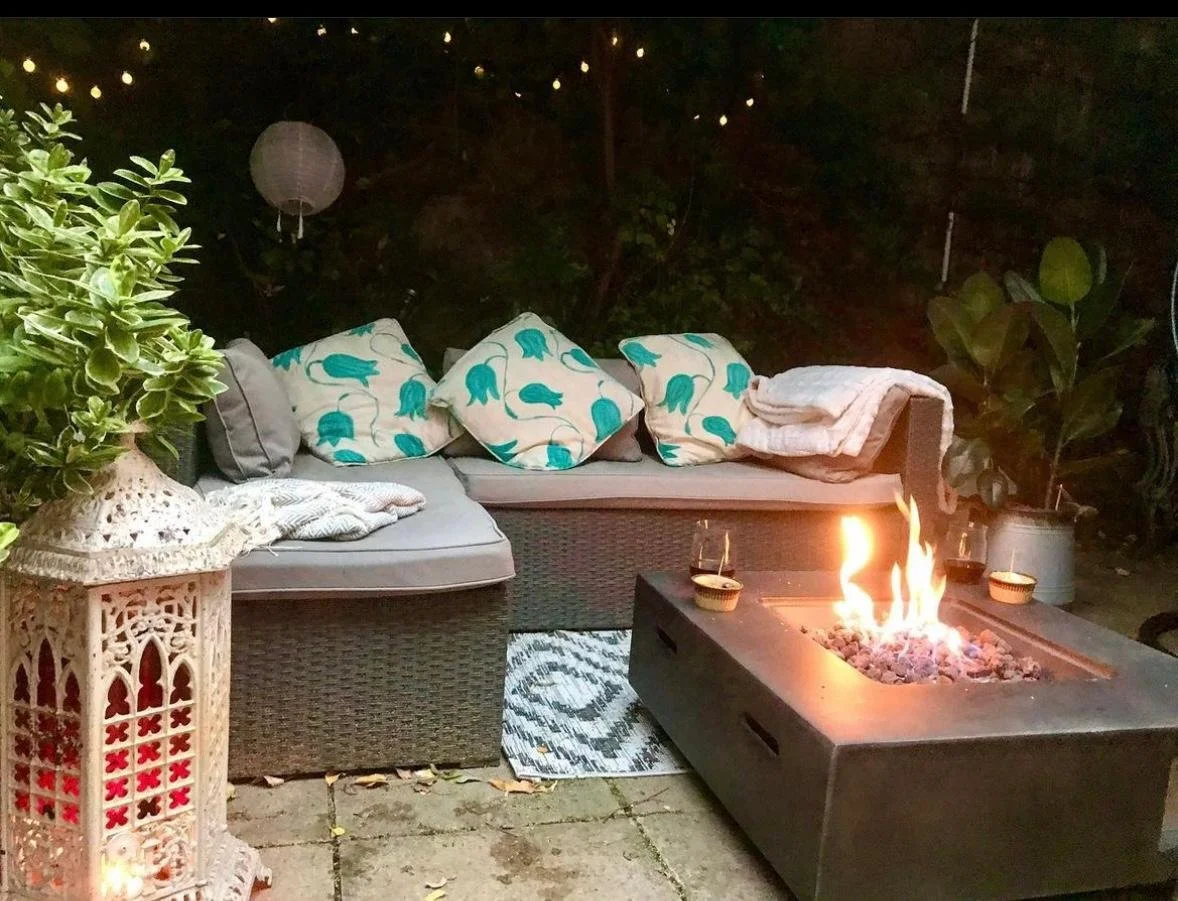 london-historic-georgian-townhouse-estate-film-photo-shoot-location-hire-garden-sofa.JPG