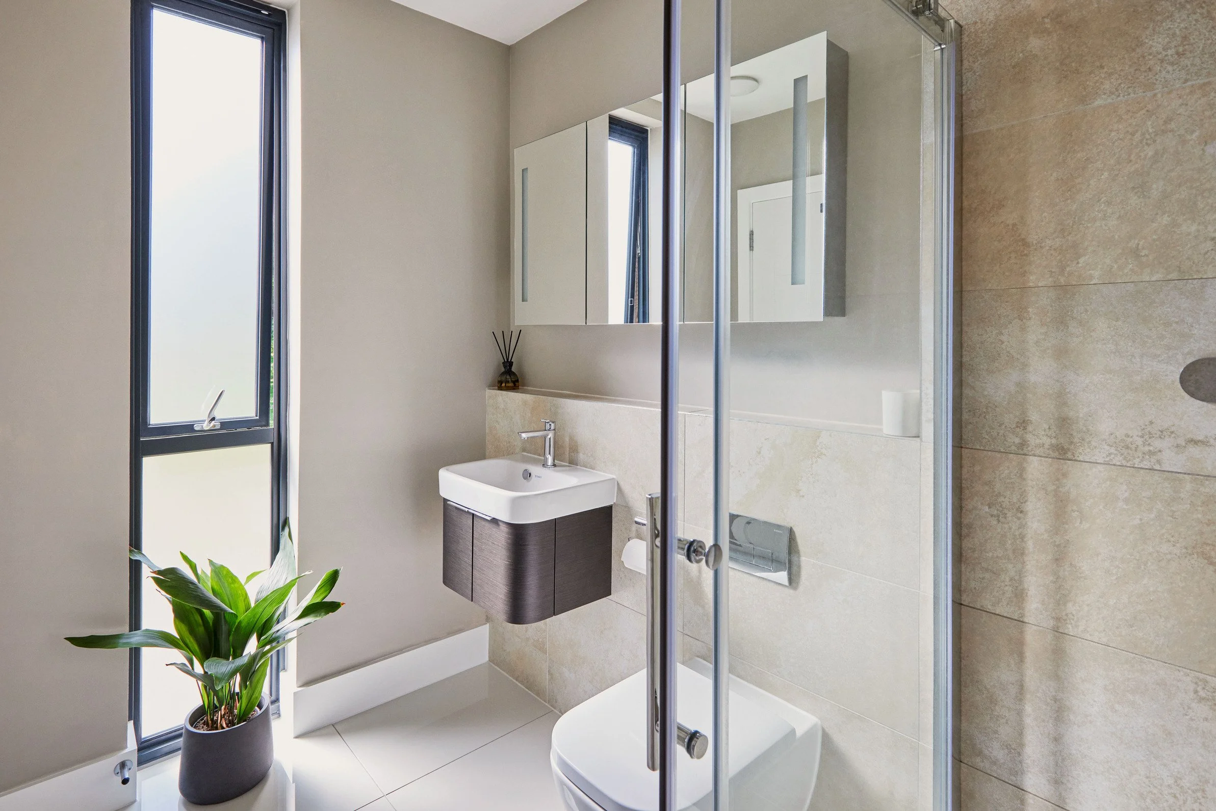 surrey-contemporary-luxury-residence-film-photo-shoot-events-location-hire-bathroom.jpg