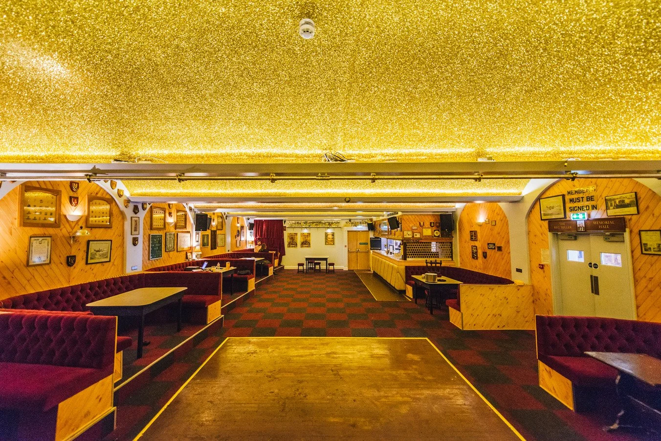london-historic-iconic-retro-working-mens-club-film-photo-shoot-location-hire-red-gold-ceiling.jpg