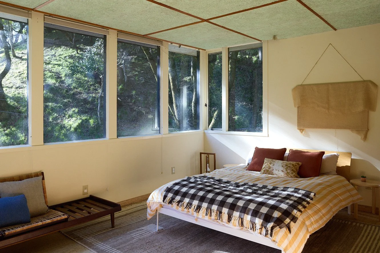 california-mid-century-modern-canyon-house-film-photo-shoot-location-hire-double-bed.jpg