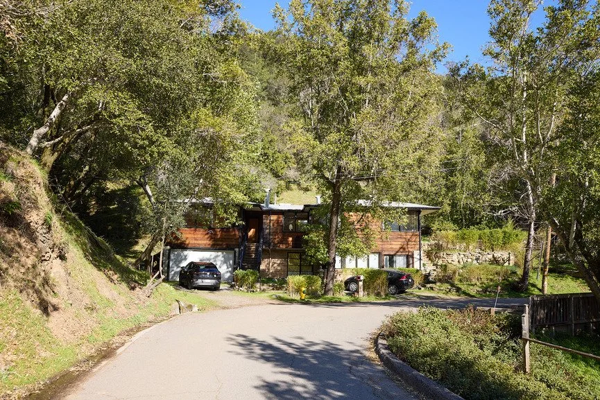california-mid-century-modern-canyon-house-film-photo-shoot-location-hire-facade (1).jpg