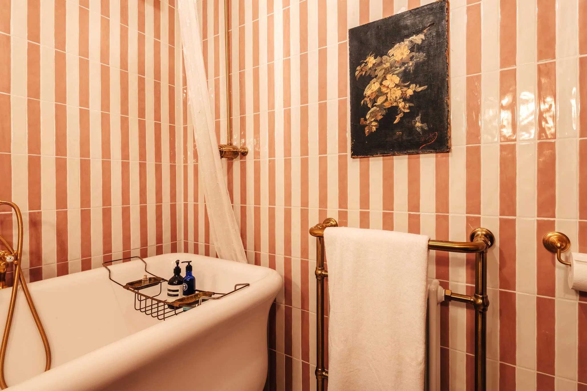 london-victorian-apartment-vintage-inspired-interior-design-film-photo-shoot-location-hire-towel-rail.jpg