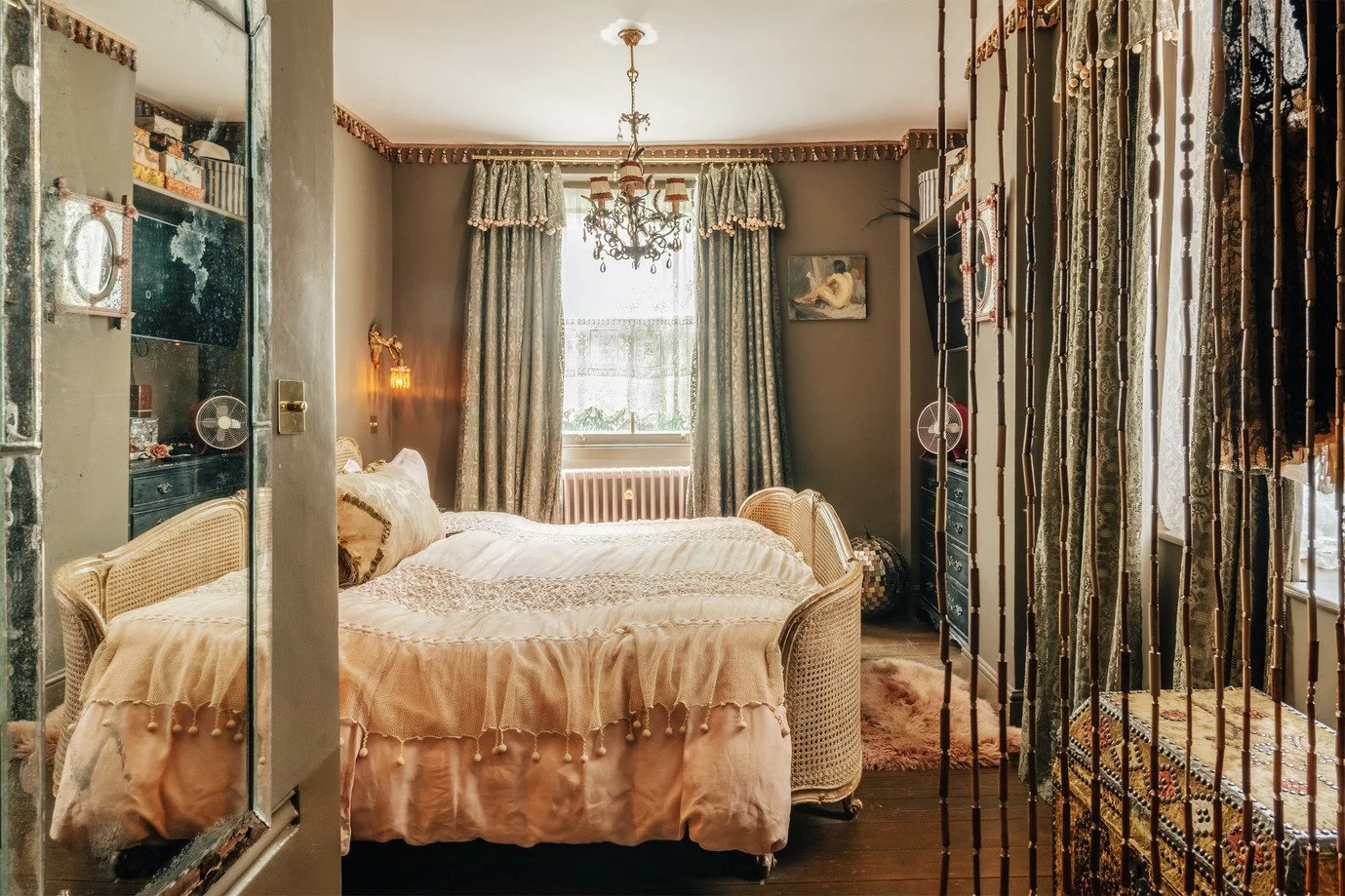 london-victorian-apartment-vintage-inspired-interior-design-film-photo-shoot-location-hire-double-bed.jpg
