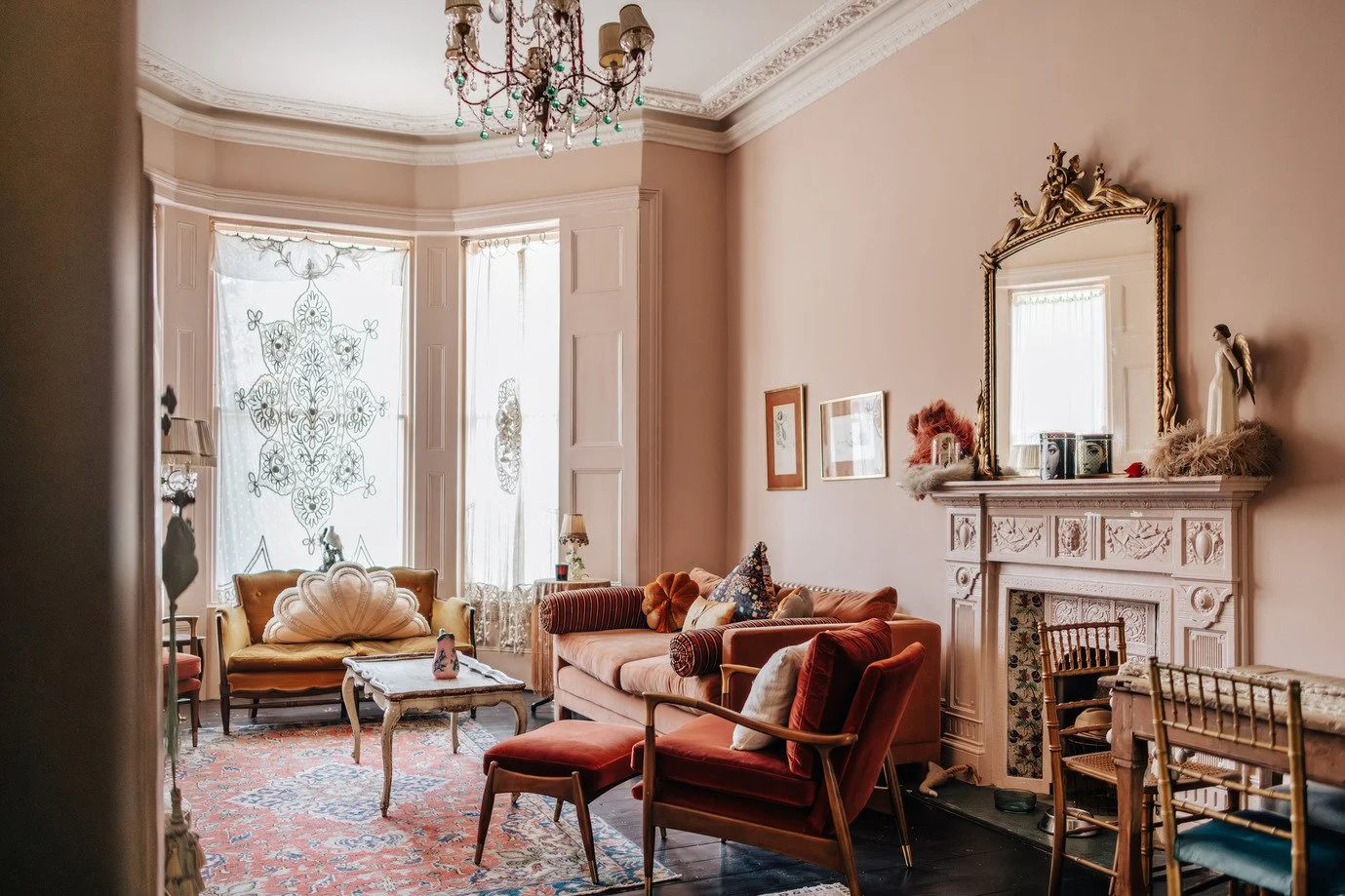 london-victorian-apartment-vintage-inspired-interior-design-film-photo-shoot-location-hire-lounge-baywindow.jpg