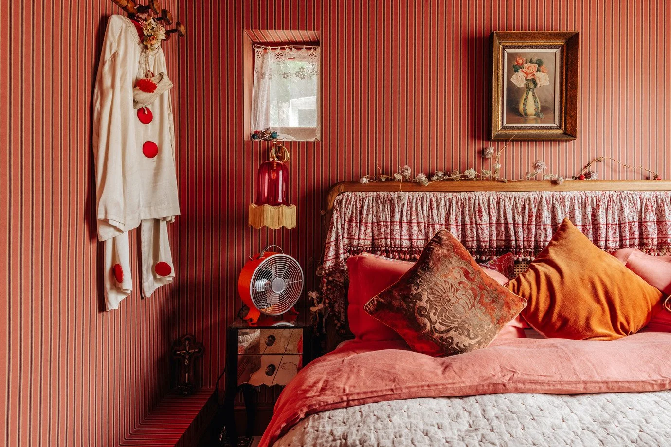 london-victorian-apartment-vintage-inspired-interior-design-film-photo-shoot-location-hire-pink-double-bed.jpg