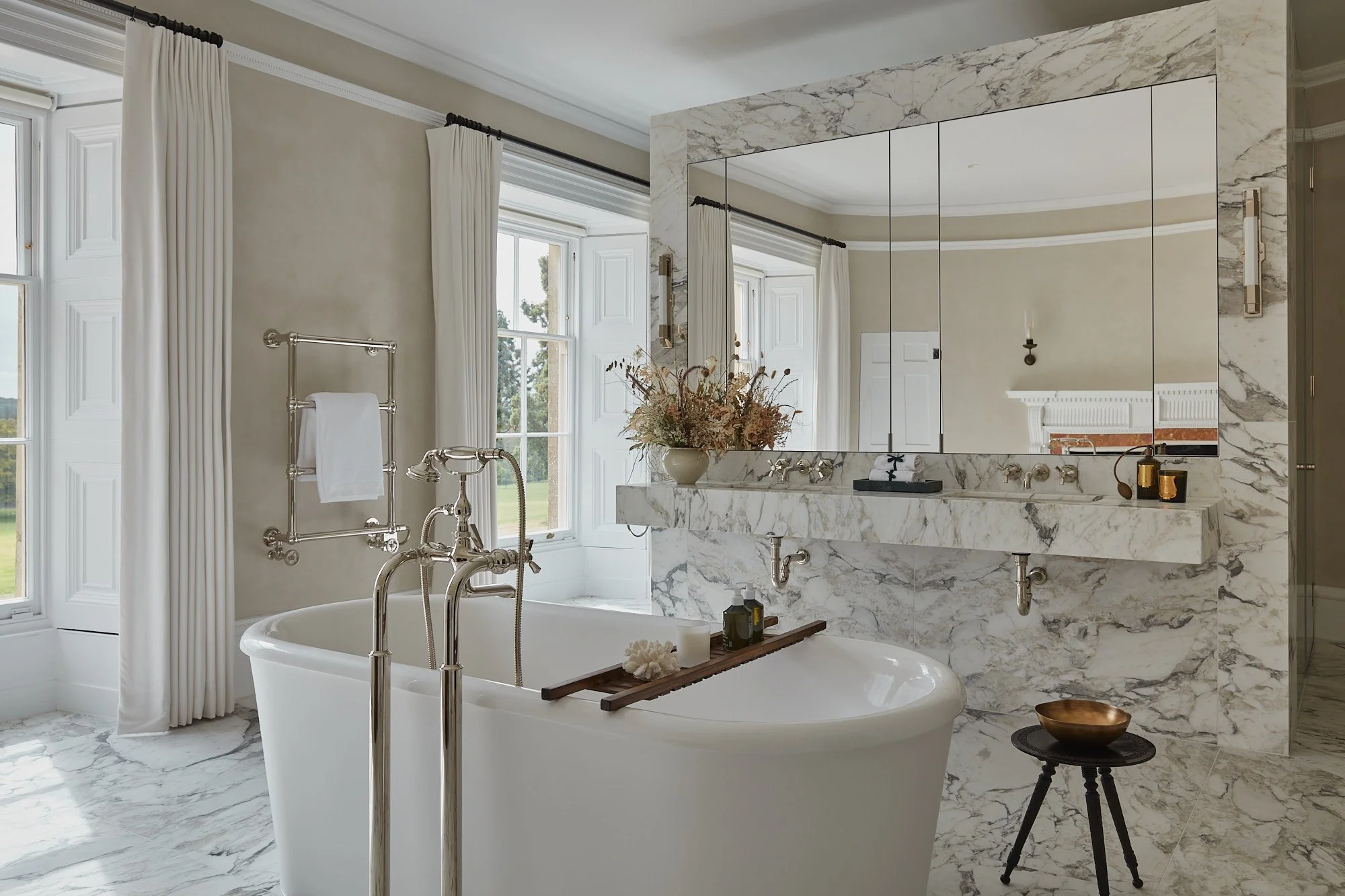 berkshire-historic-georgian-manor-events-film-photo-shoot-location-hire-bathroom.jpg