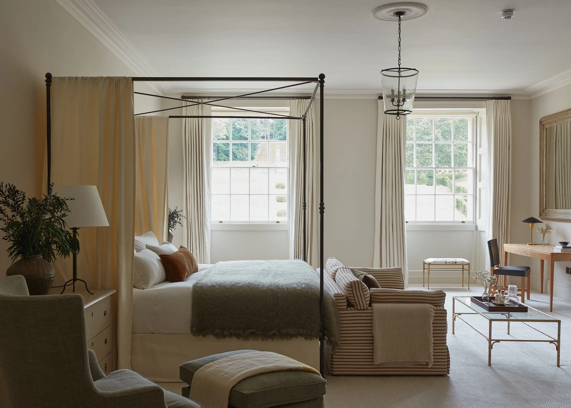 berkshire-historic-georgian-manor-events-film-photo-shoot-location-hire-bedroom.jpg