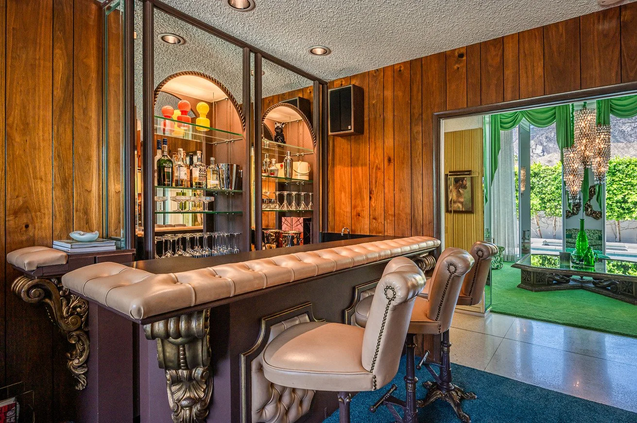 california-mid-century-modern-time-capsule-film-photo-shoot-location-hire-bar.jpg