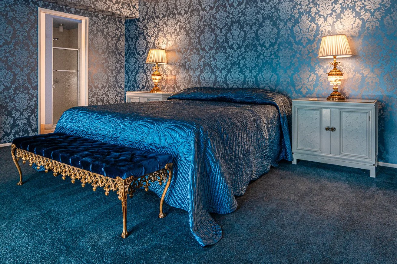 california-mid-century-modern-time-capsule-film-photo-shoot-location-hire-bedroom-wallpaper.jpg