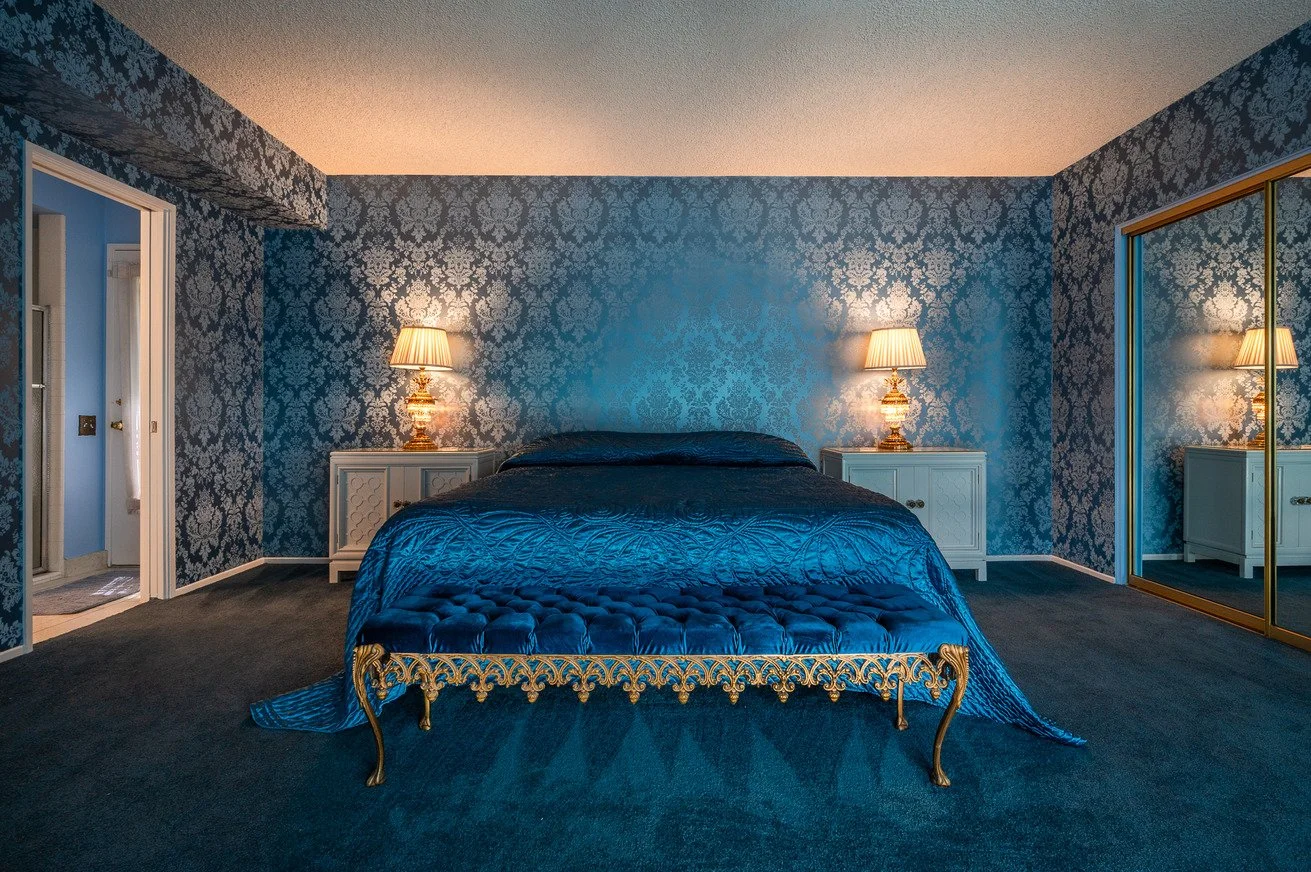 california-mid-century-modern-time-capsule-film-photo-shoot-location-hire-double-bed.jpg