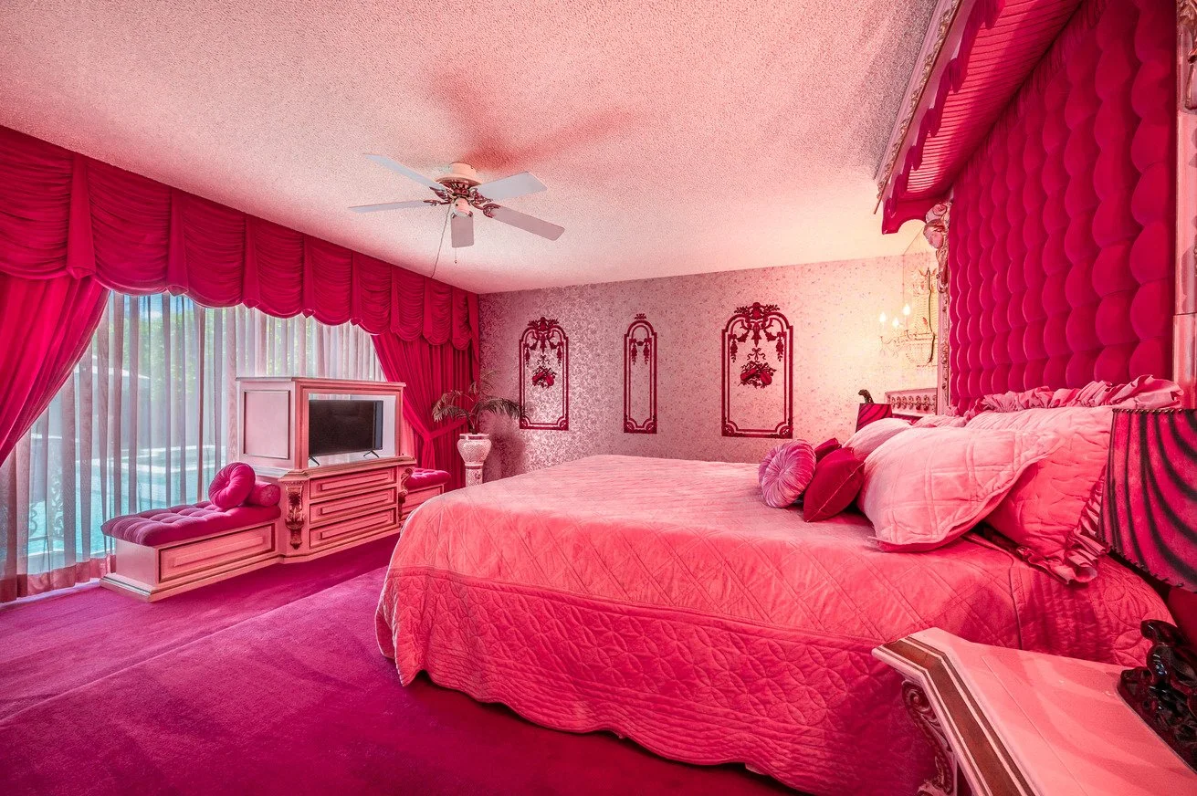 california-mid-century-modern-time-capsule-film-photo-shoot-location-hire-pink-double-bed.jpg
