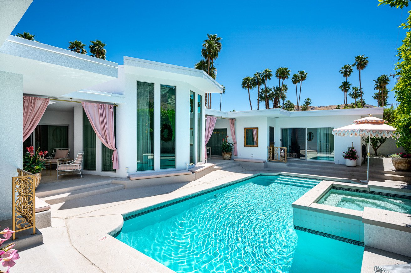california-mid-century-modern-time-capsule-film-photo-shoot-location-hire-poolside-facade.jpg