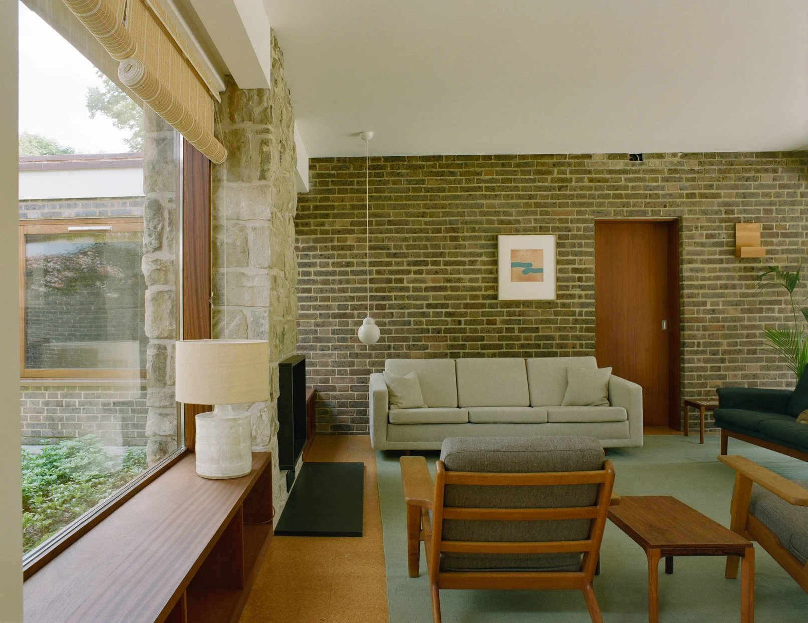 london-retro-mid-century-modernist-courtyard-bungalow-film-photo-shoot-location-hire-lounge.jpg