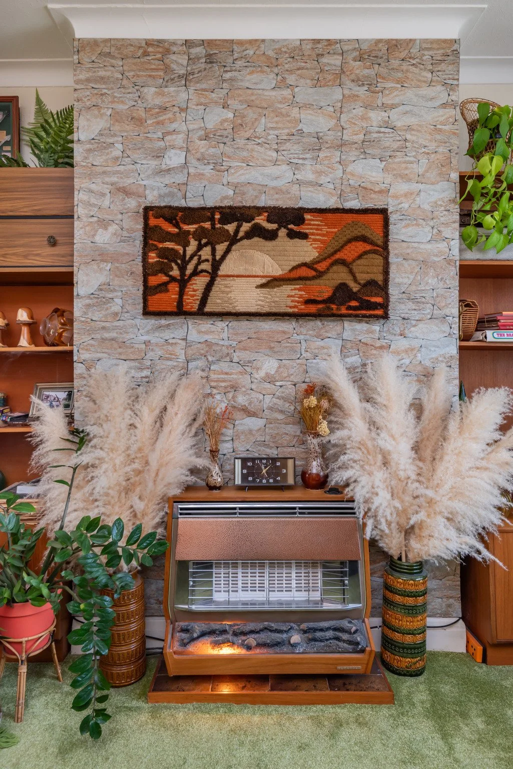 london-retro-1970s-mid-century-modern-home-film-photo-shoot-location-hire-chimney-breast.jpg