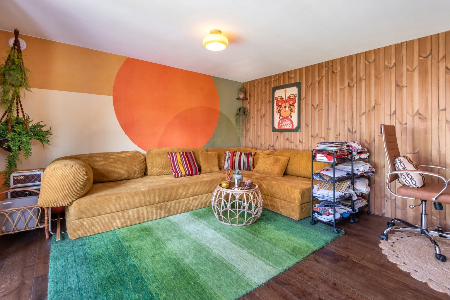 london-retro-1970s-mid-century-modern-home-film-photo-shoot-location-hire-corner-sofa-table.jpg