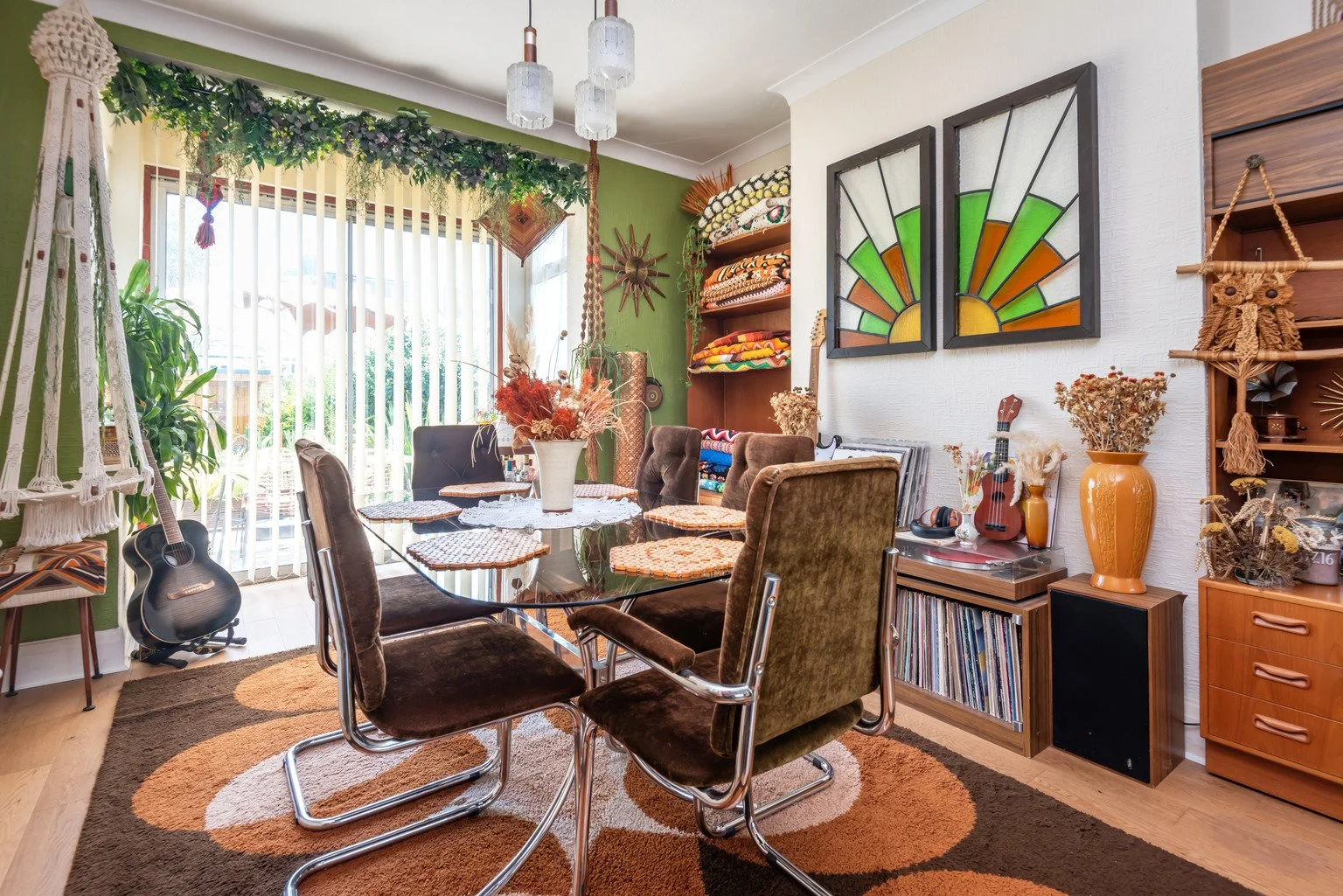 london-retro-1970s-mid-century-modern-home-film-photo-shoot-location-hire-dining-area.jpg