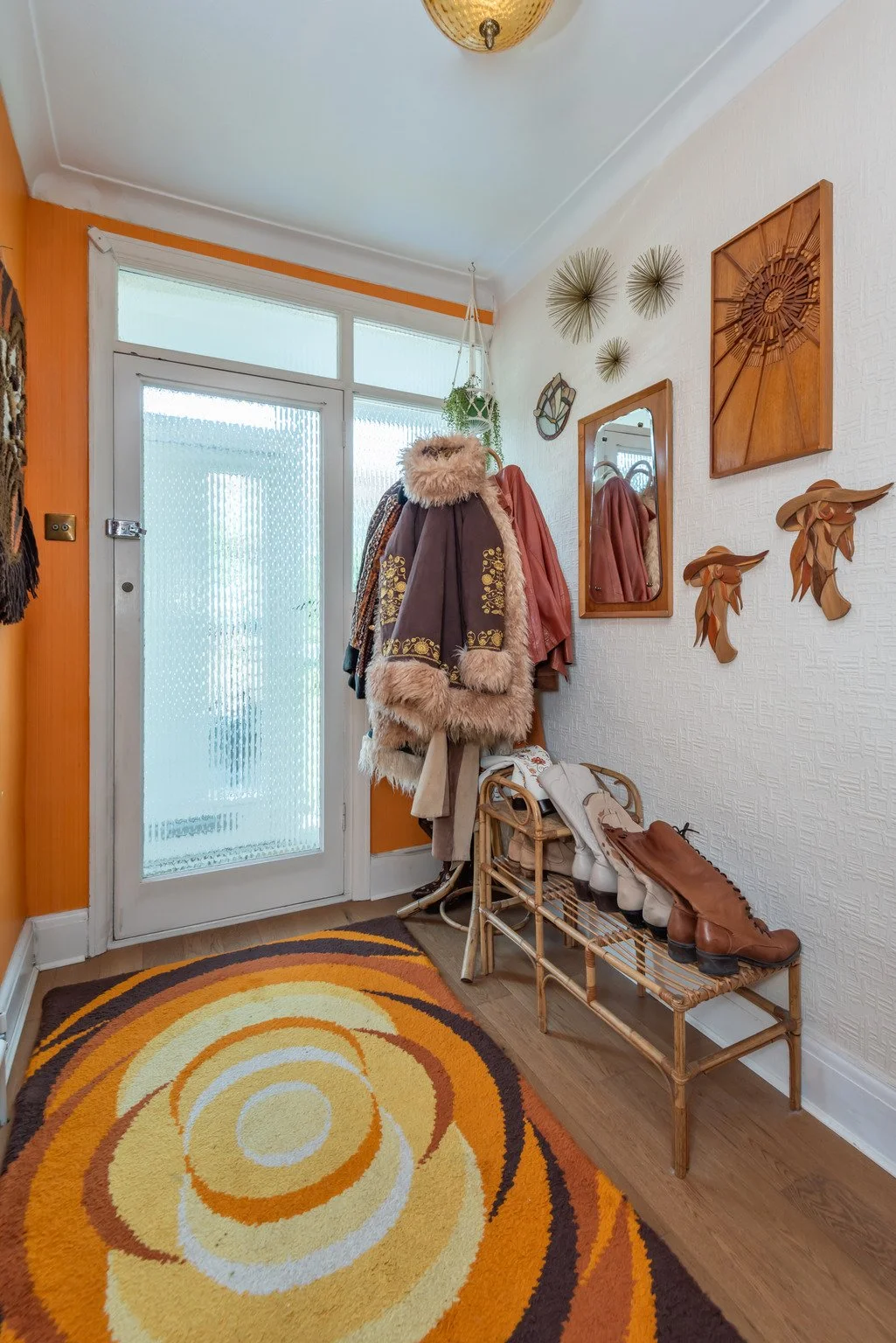 london-retro-1970s-mid-century-modern-home-film-photo-shoot-location-hire-entrance.jpg
