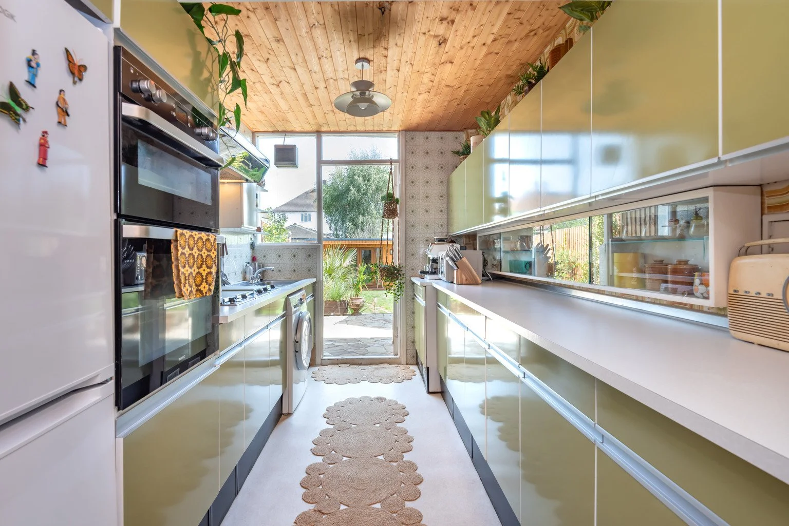 london-retro-1970s-mid-century-modern-home-film-photo-shoot-location-hire-kitchen.jpg