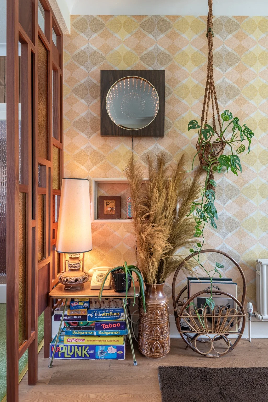 london-retro-1970s-mid-century-modern-home-film-photo-shoot-location-hire-wallpaper.jpg