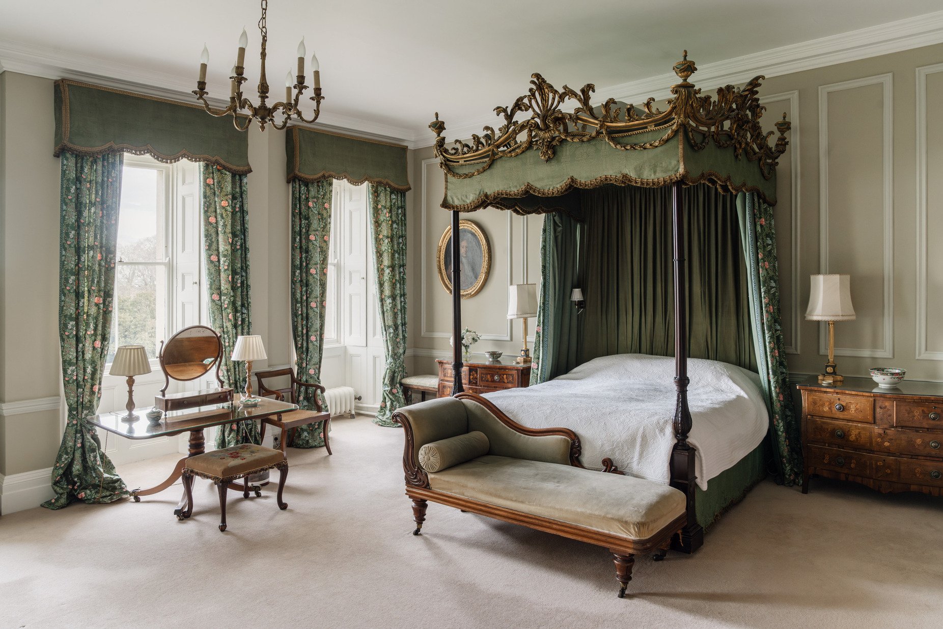 yorkshire-historic-georgian-stately-home-events-film-photo-shoot-location-hire-four-poster-bed.jpg