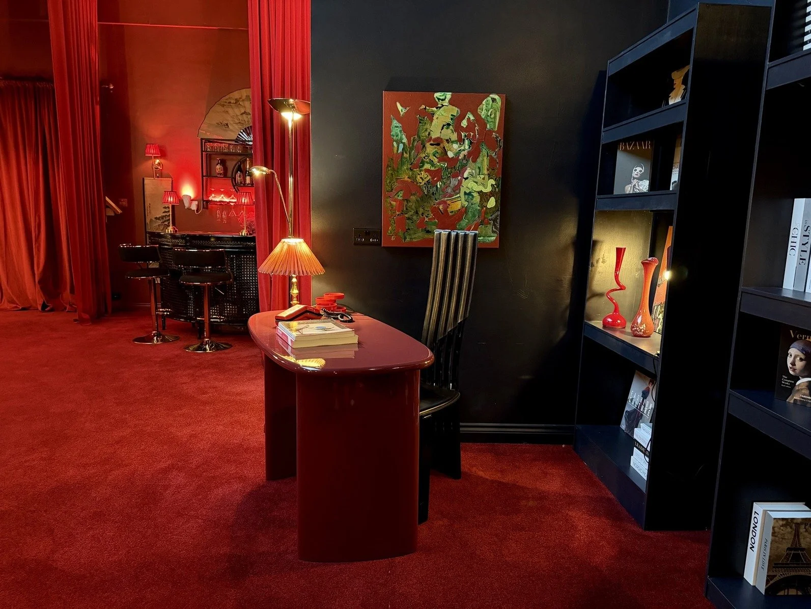 london-speakeasy-retro-designer-creative-studio-film-photo-shoot-location-hire-curved-desk.jpg