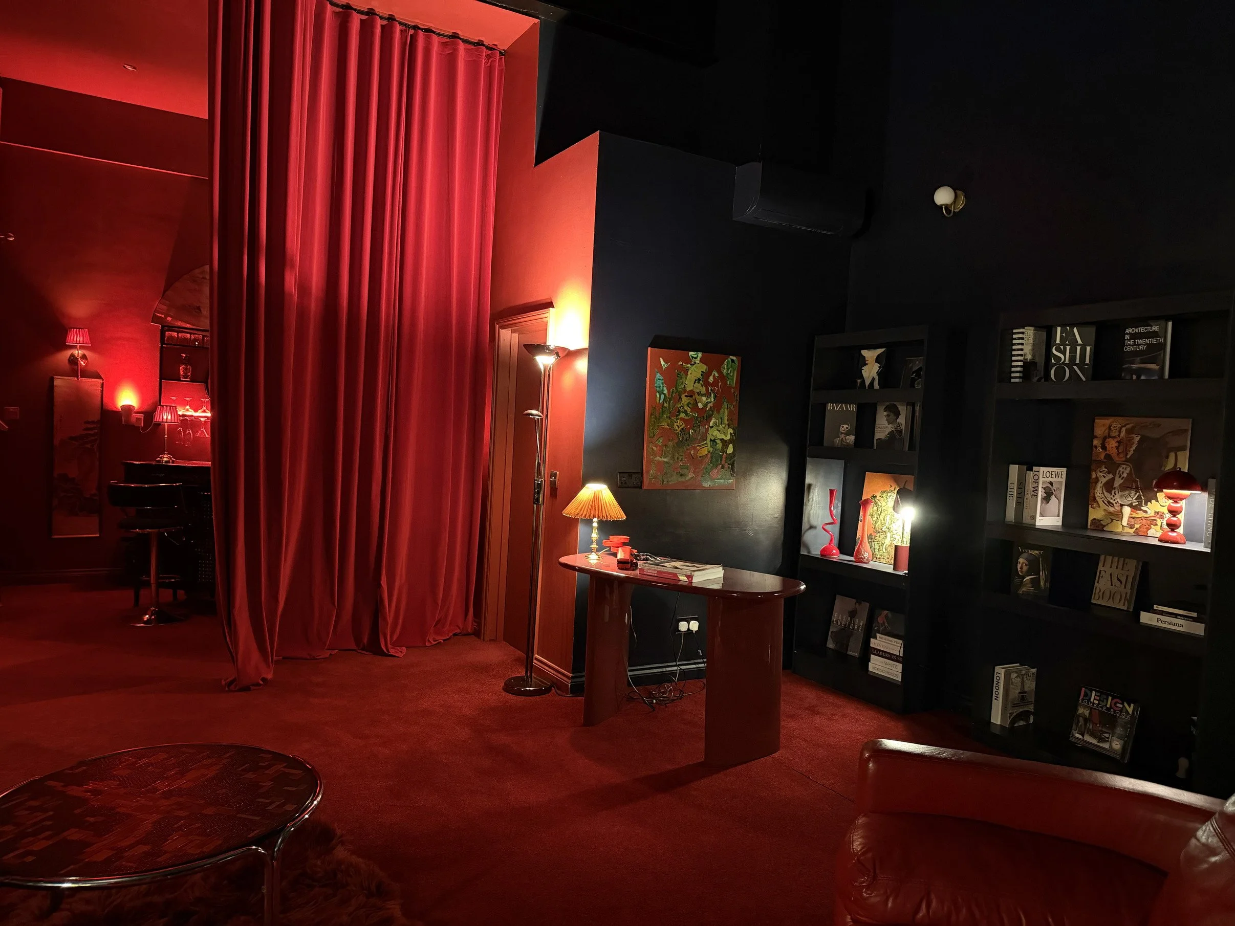 london-speakeasy-retro-designer-creative-studio-film-photo-shoot-location-hire-desk.jpg
