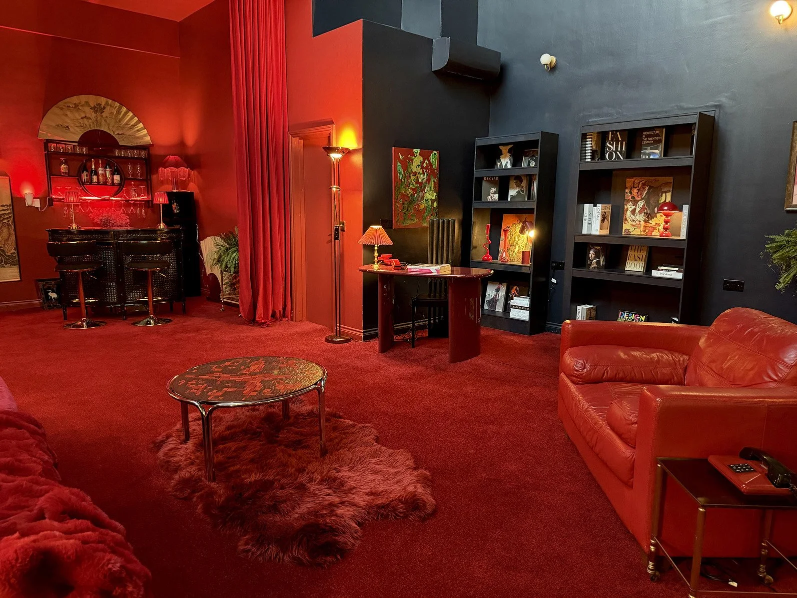 london-speakeasy-retro-designer-creative-studio-film-photo-shoot-location-hire-office-area.jpg
