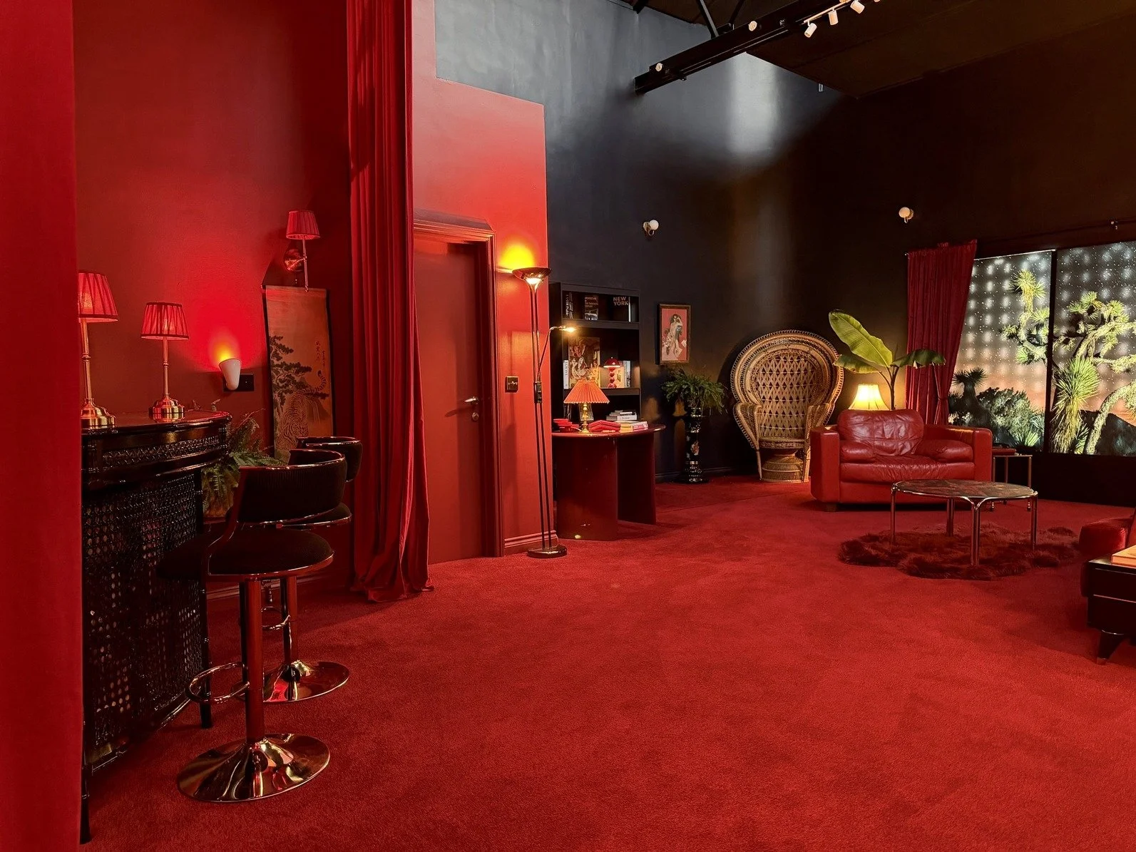 london-speakeasy-retro-designer-creative-studio-film-photo-shoot-location-hire-red-flooring.jpg