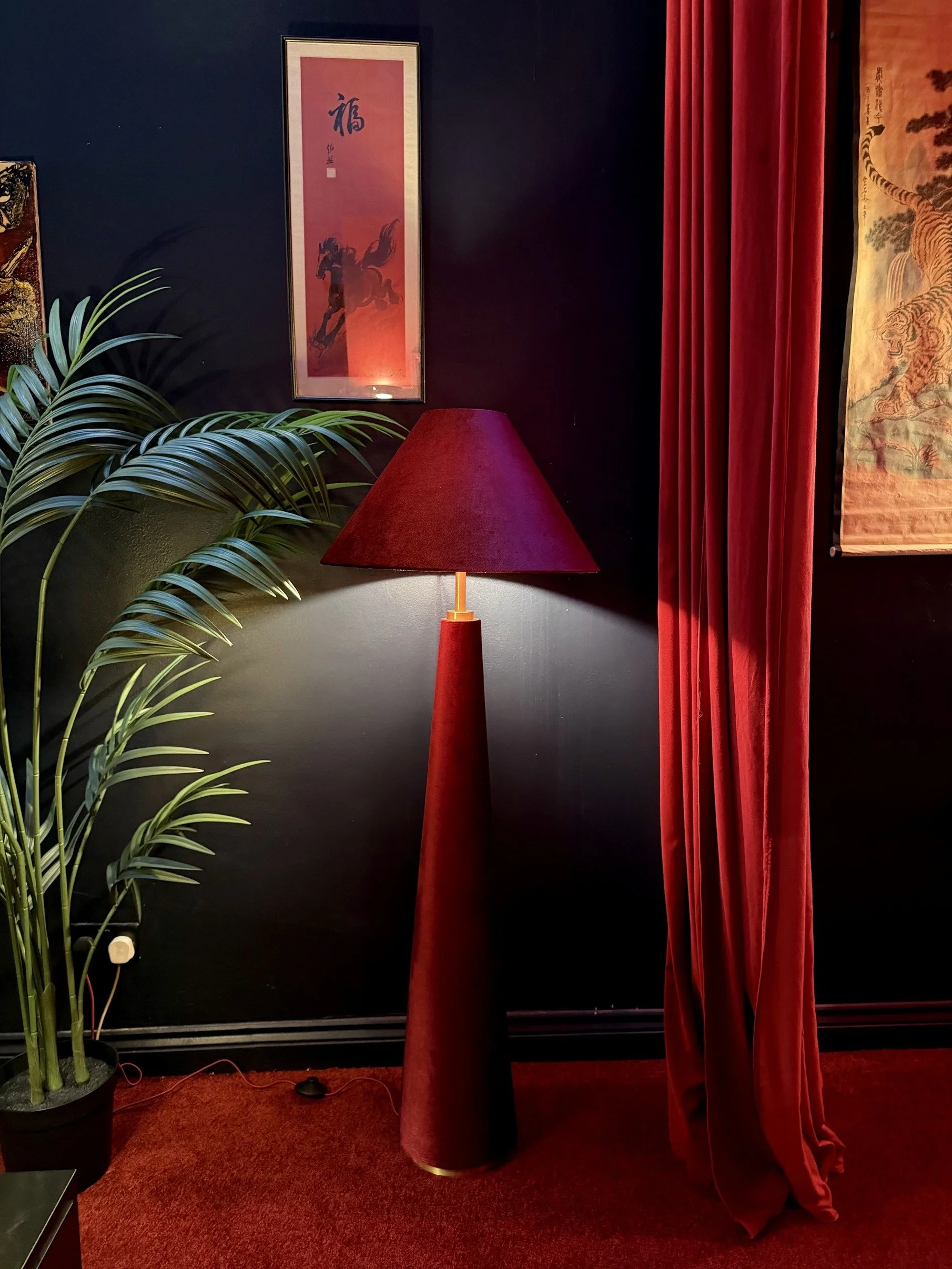 london-speakeasy-retro-designer-creative-studio-film-photo-shoot-location-hire-red-lampshade.jpg