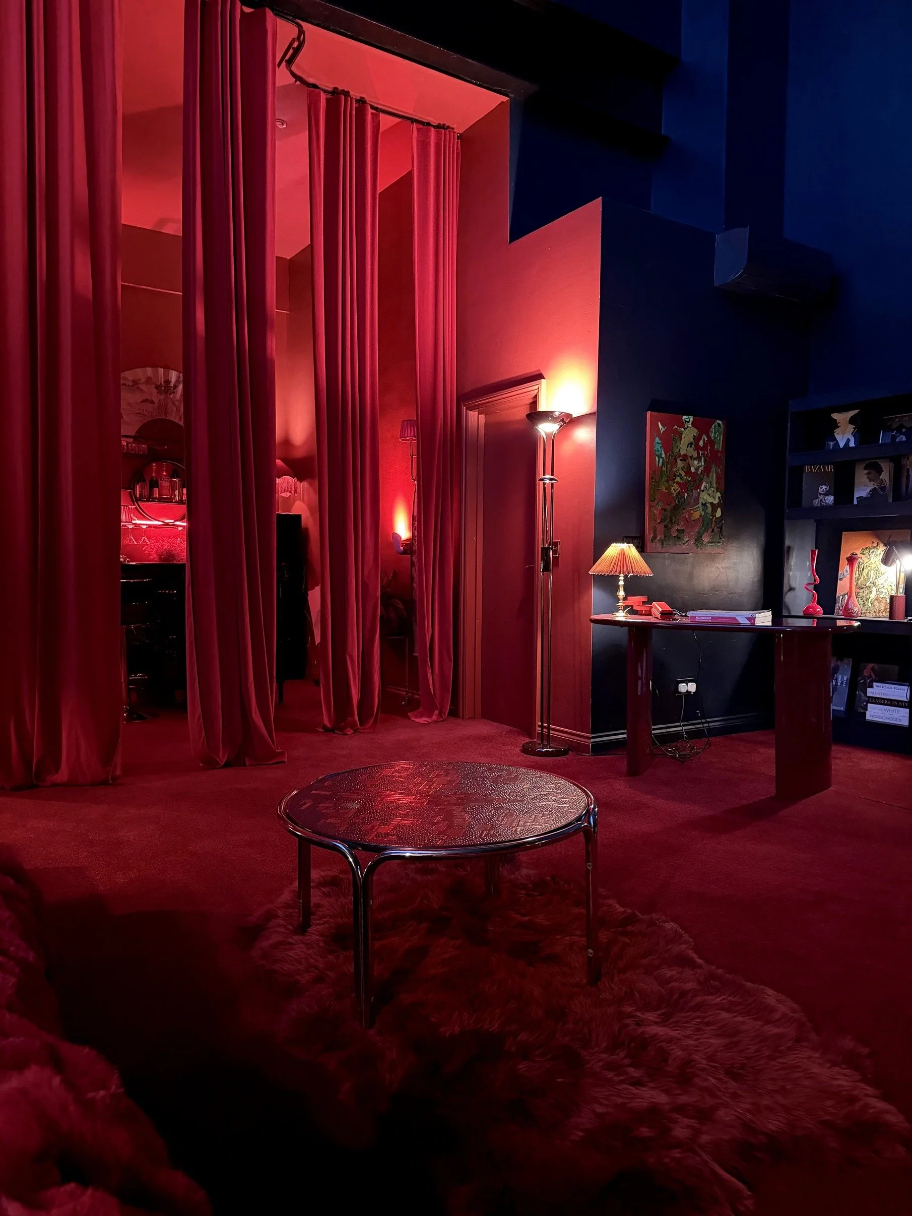 london-speakeasy-retro-designer-creative-studio-film-photo-shoot-location-hire-red-walls.jpg