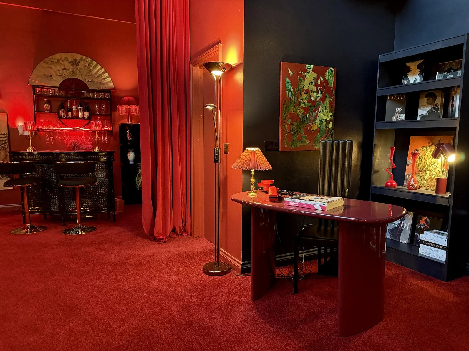 london-speakeasy-retro-designer-creative-studio-film-photo-shoot-location-hire-table-lampshade.jpg