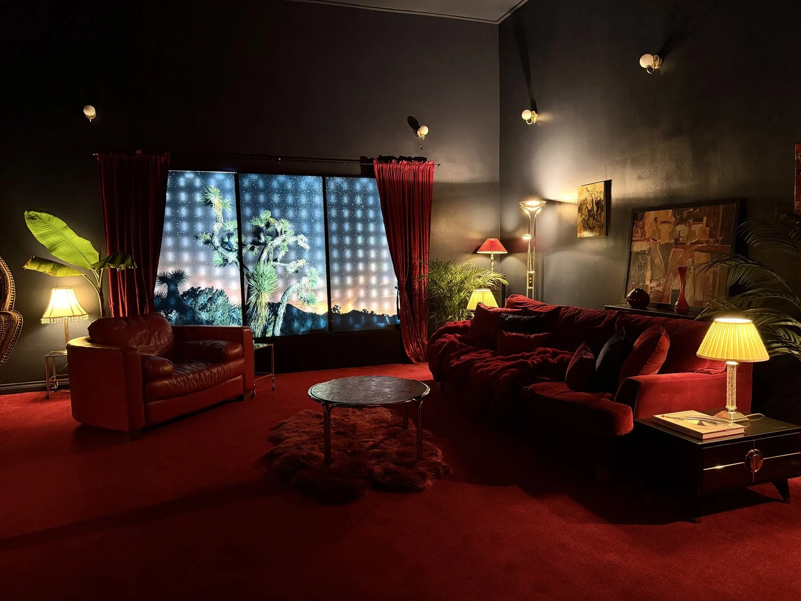 london-speakeasy-retro-designer-creative-studio-film-photo-shoot-location-hire-wall-lights.jpg
