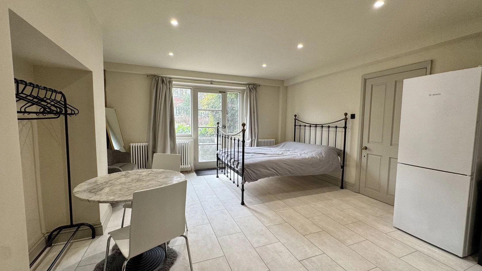 london-victorian-riverside-residence-film-photo-shoot-location-hire-bedroom-windows.jpg