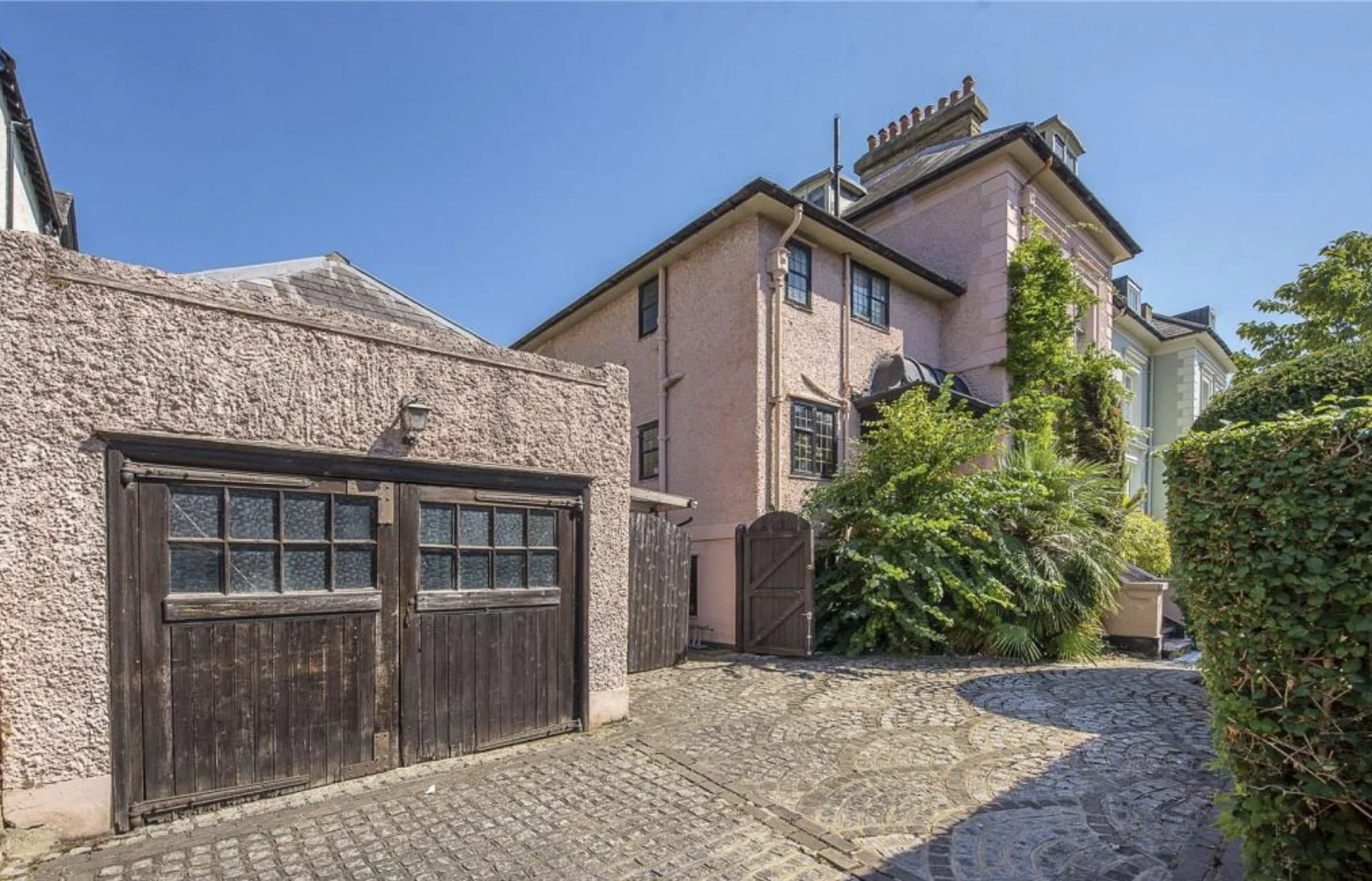 london-victorian-riverside-residence-film-photo-shoot-location-hire-garage.jpg