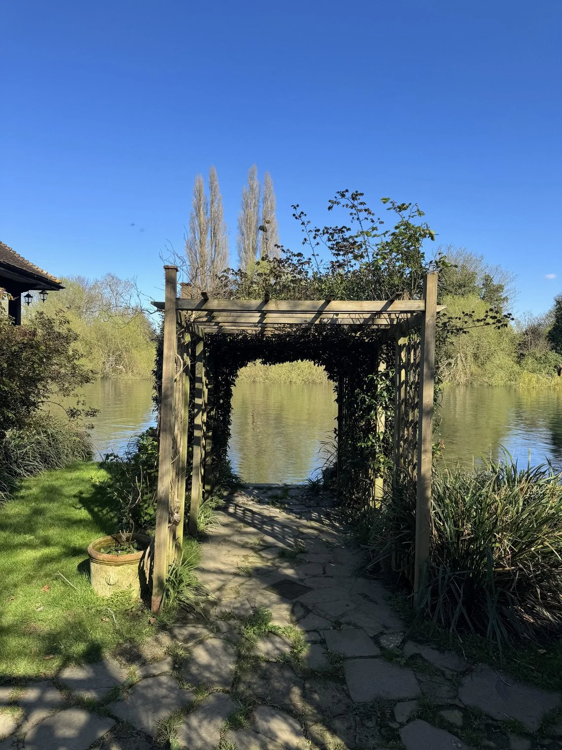 london-victorian-riverside-residence-film-photo-shoot-location-hire-garden-arch.jpg