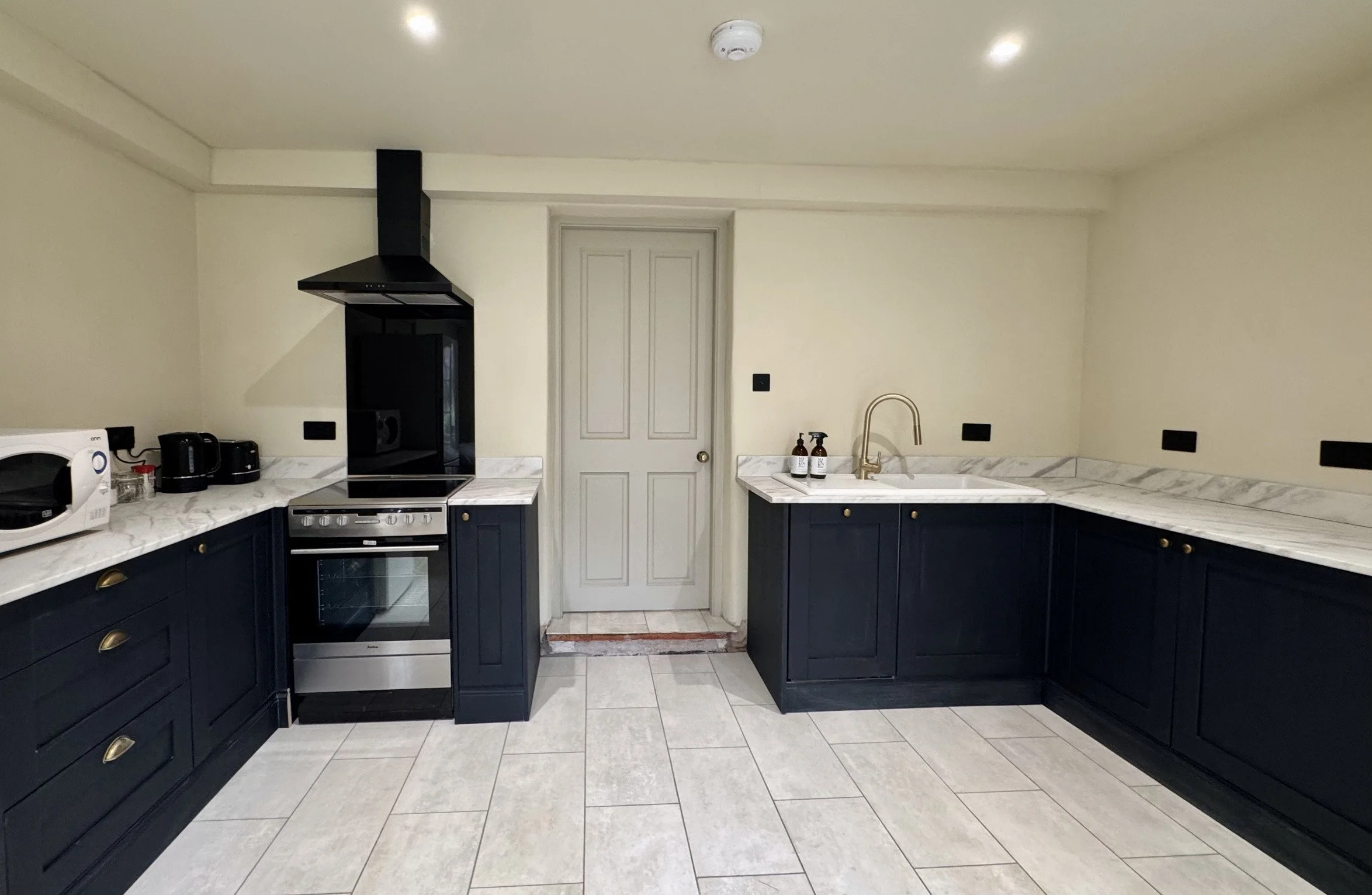 london-victorian-riverside-residence-film-photo-shoot-location-hire-kitchen-units.jpg