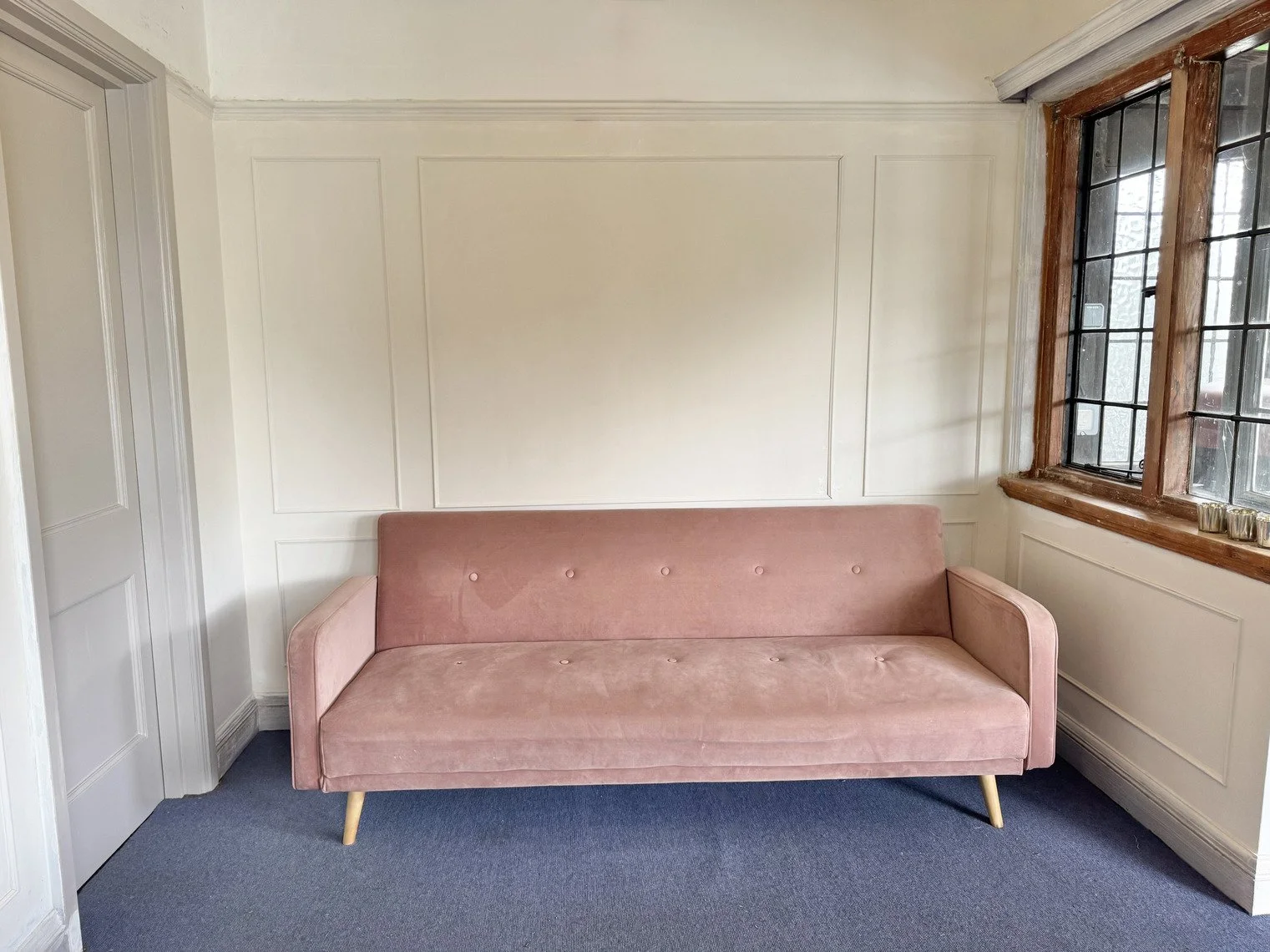 london-victorian-riverside-residence-film-photo-shoot-location-hire-pink-sofa.jpg