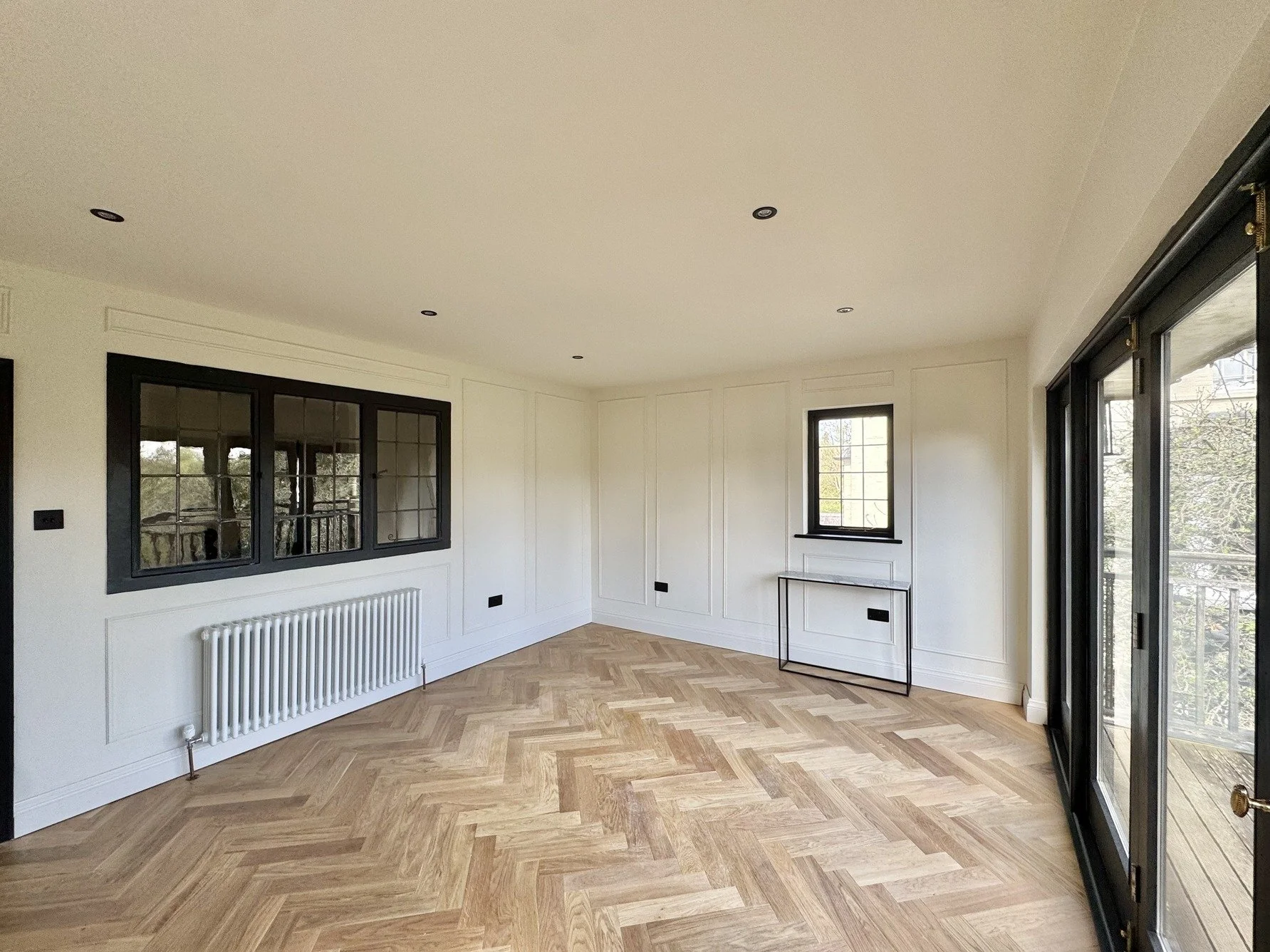 london-victorian-riverside-residence-film-photo-shoot-location-hire-radiator.jpg