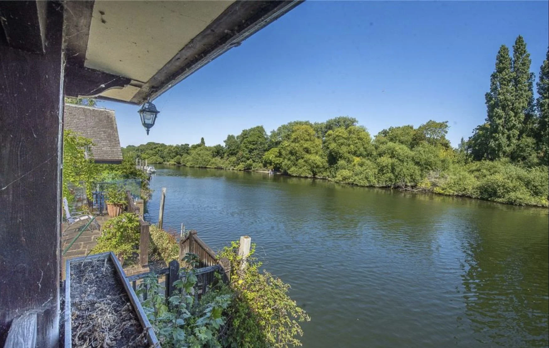 london-victorian-riverside-residence-film-photo-shoot-location-hire-trees.jpg