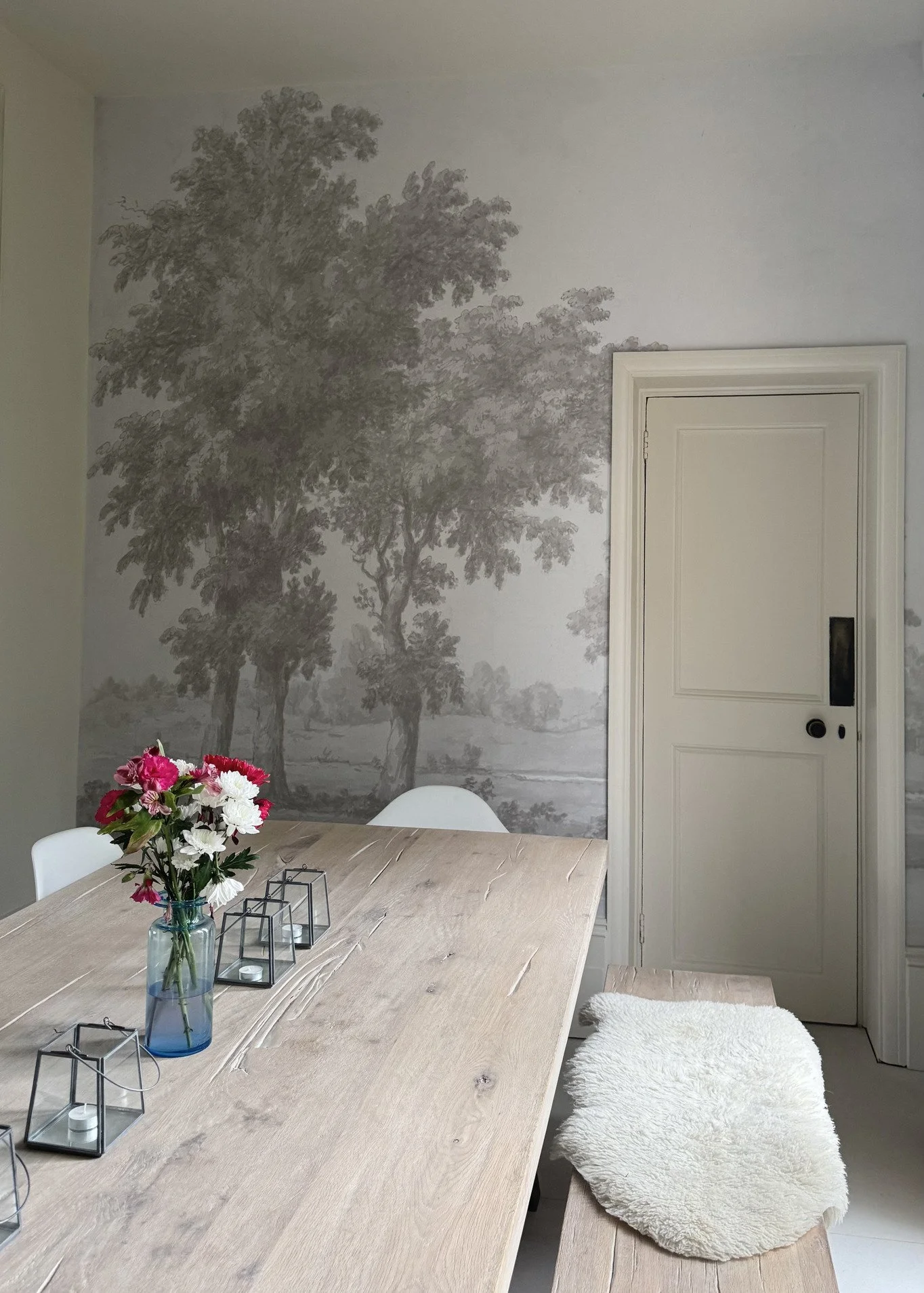 london-victorian-riverside-residence-film-photo-shoot-location-hire-wallpaper-tree-feature.jpg