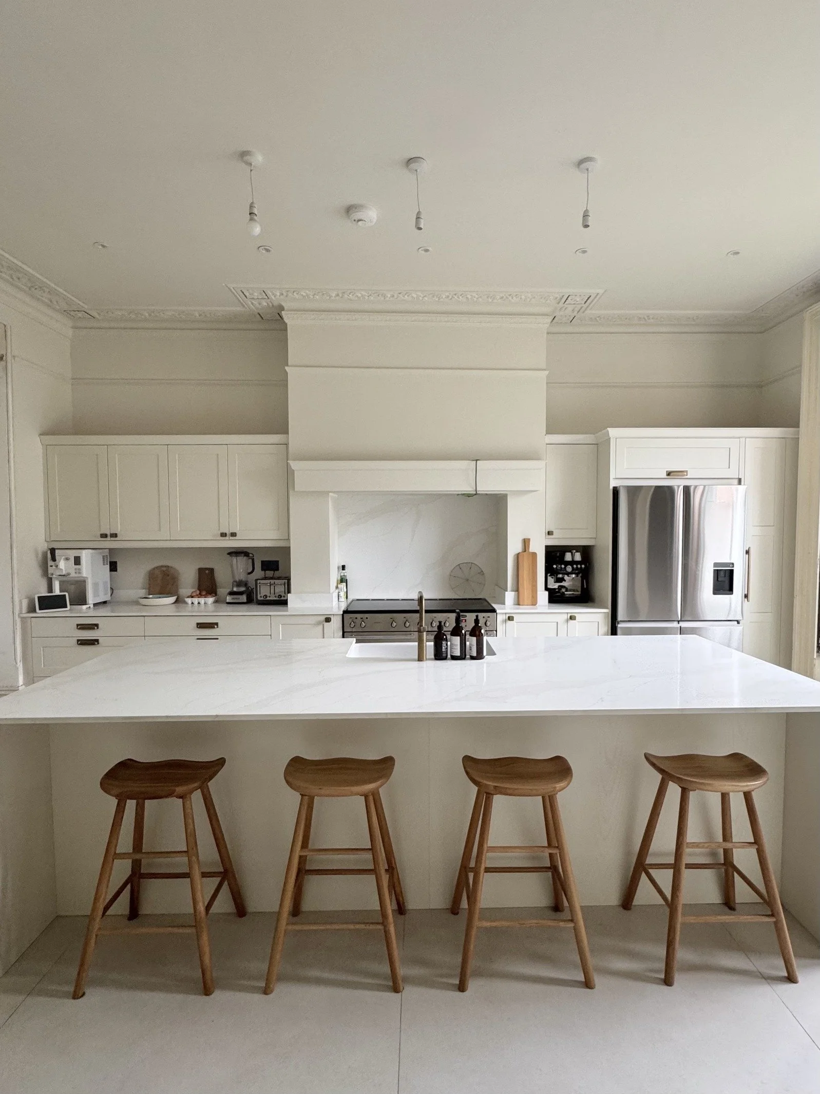 london-victorian-riverside-residence-film-photo-shoot-location-hire-white-kitchen.jpg